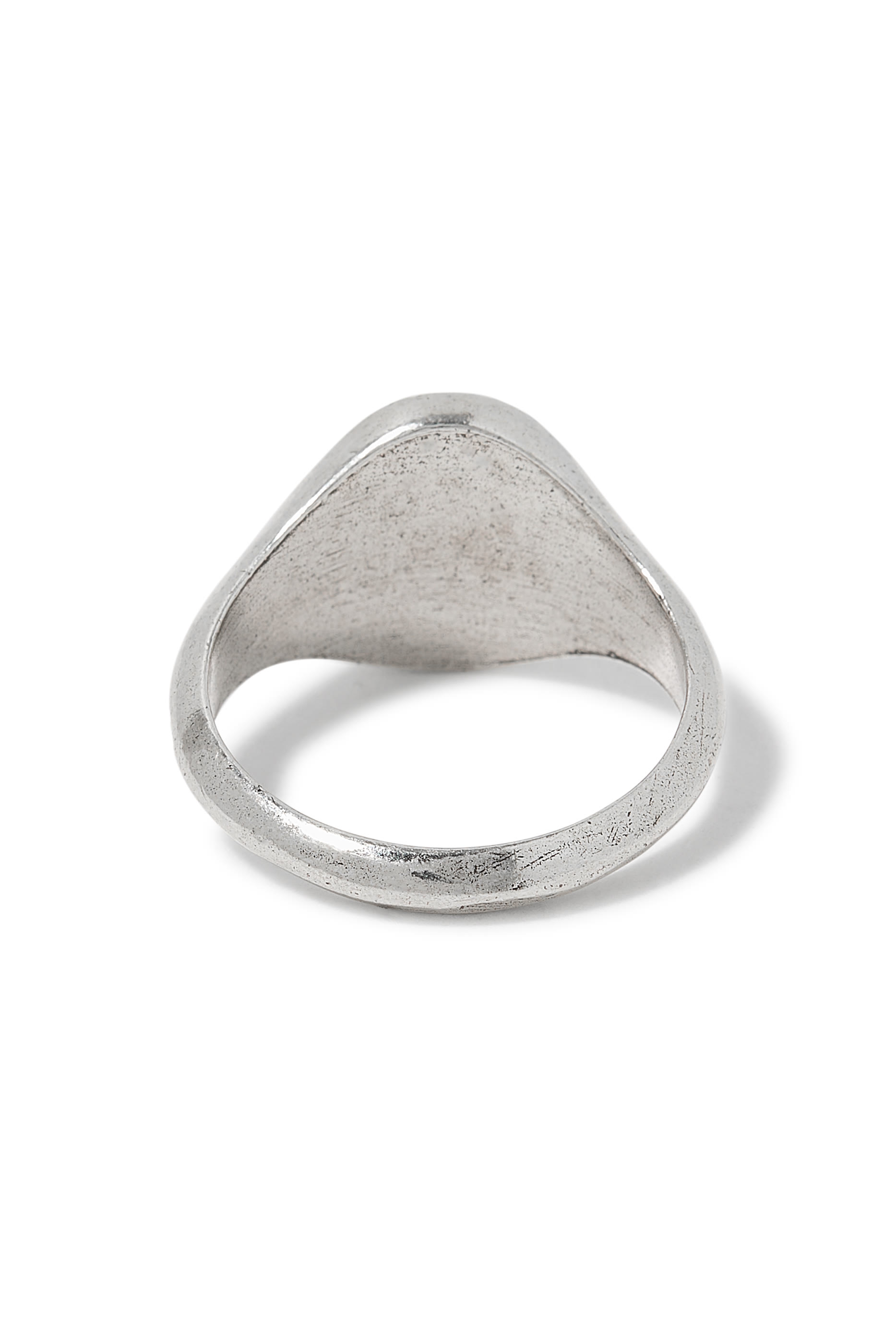 خاتم بتصميم بيضوي