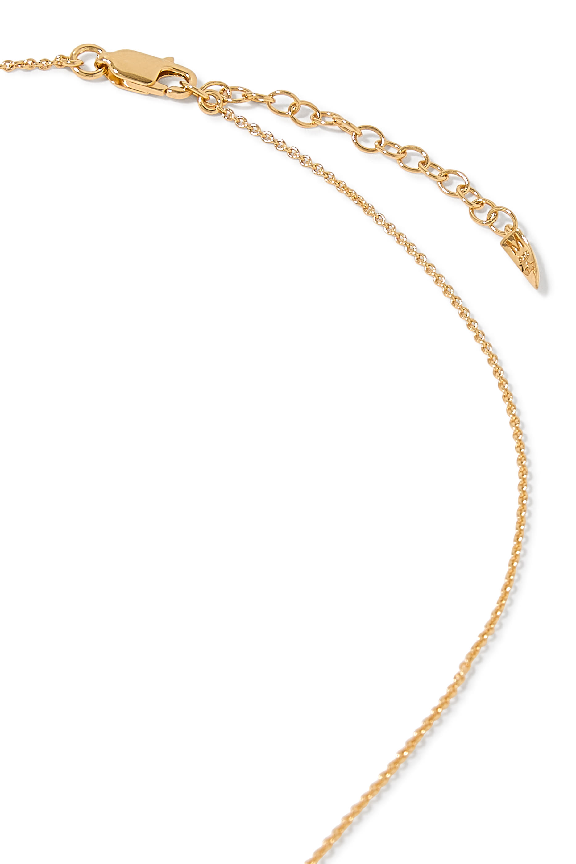 قلادة بدلاية صغيرة بتصميم حرف دي بحواف متموجة منصهرة، فضة استرلينية معاد تدويرها مطلية بذهب عيار 18