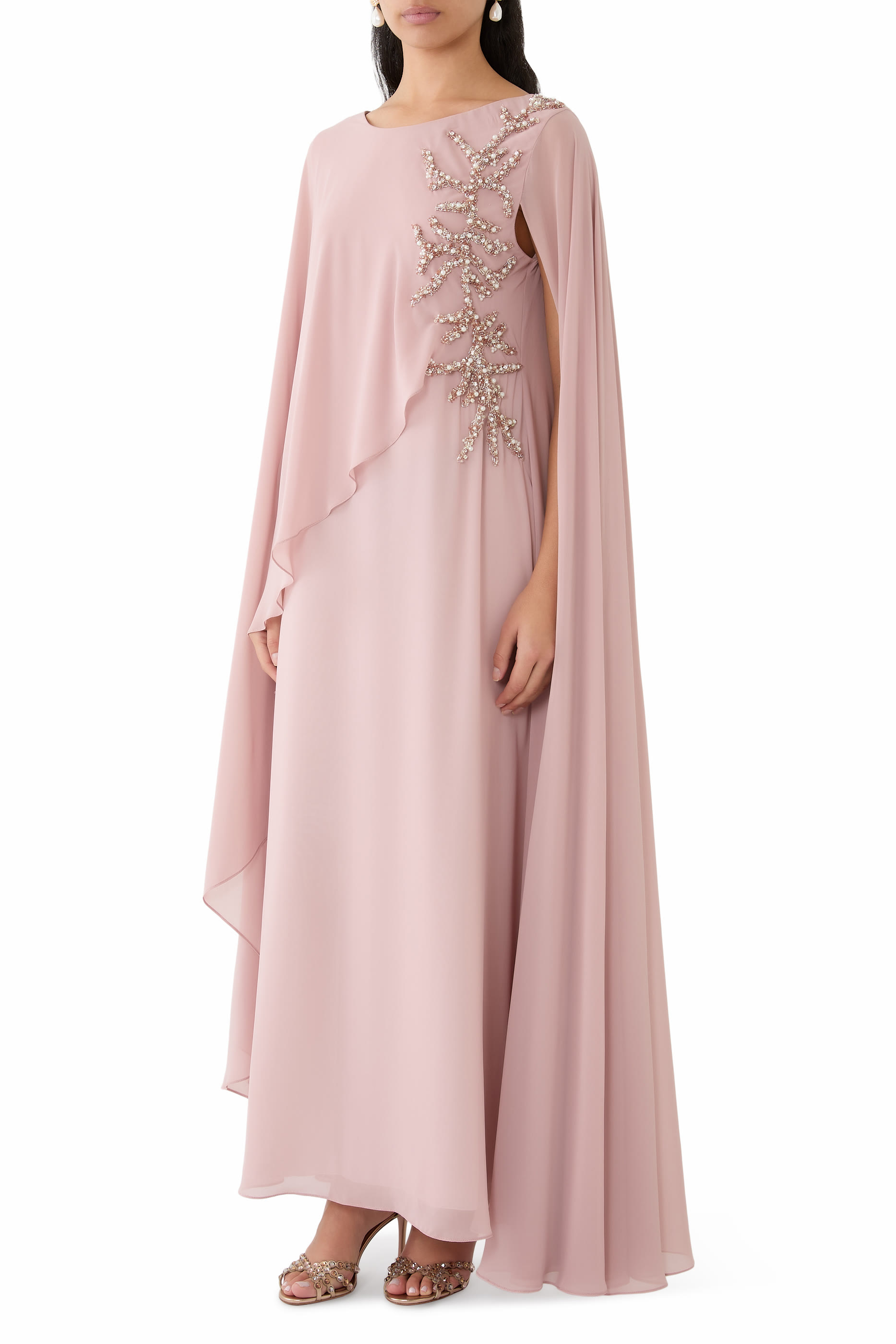 فستان بأكمام كاب بطيات