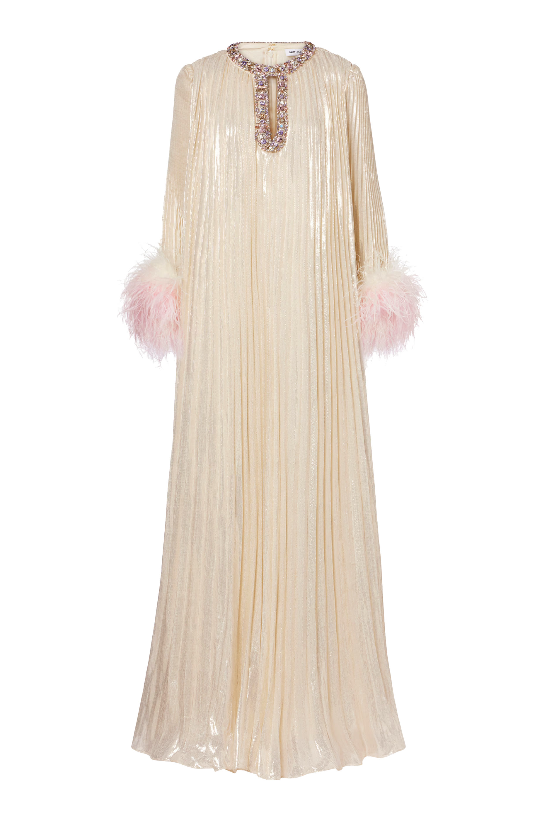 فستان طويل بتفاصيل لامعة وريش بلون متدرج