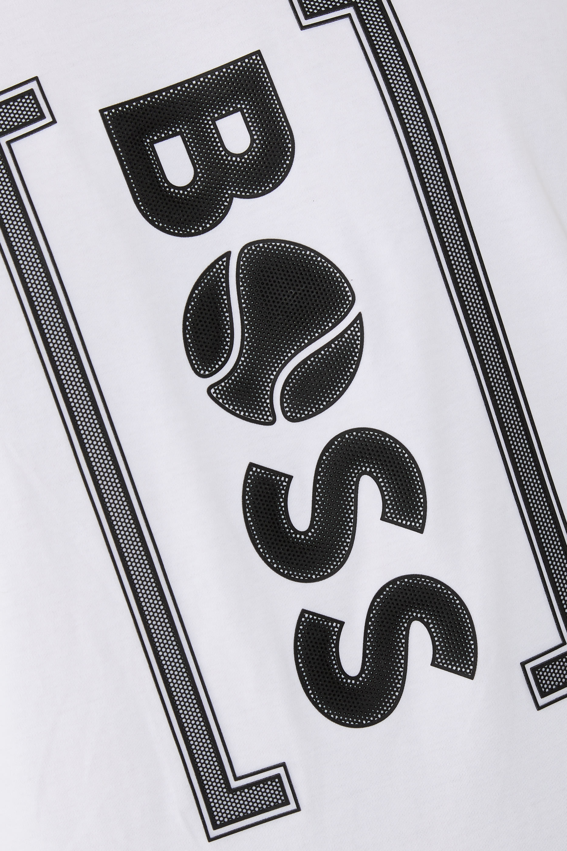 تيشيرت بنقشة شعار الماركة بتصميم شبكي مستوحى من التنس