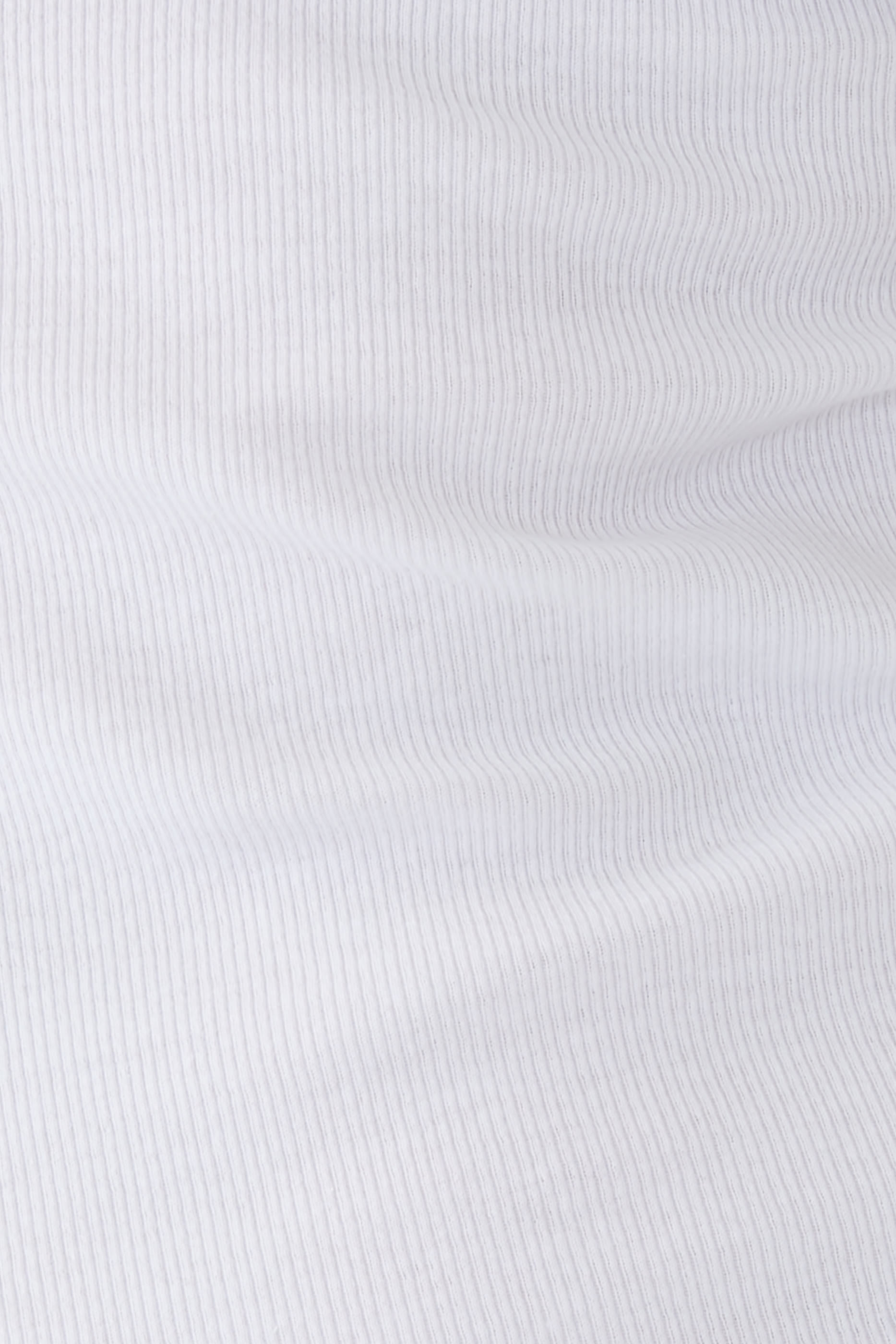 بلوزة بلا أكمام بتفاصيل مقوسة نسيج مضلع