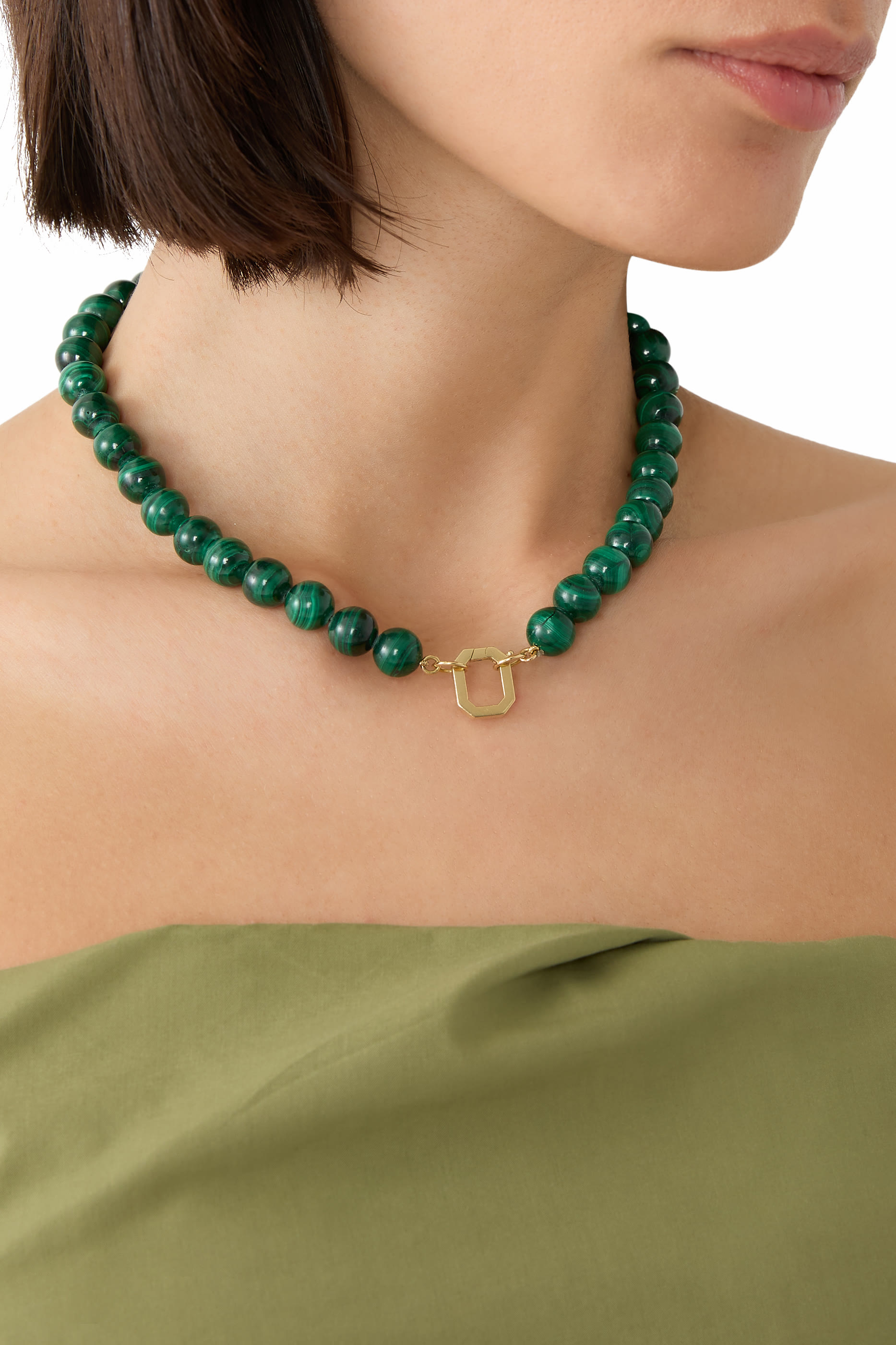 قلادة بخرز الملاكيت، ذهب أصفر عيار 18 قيراط