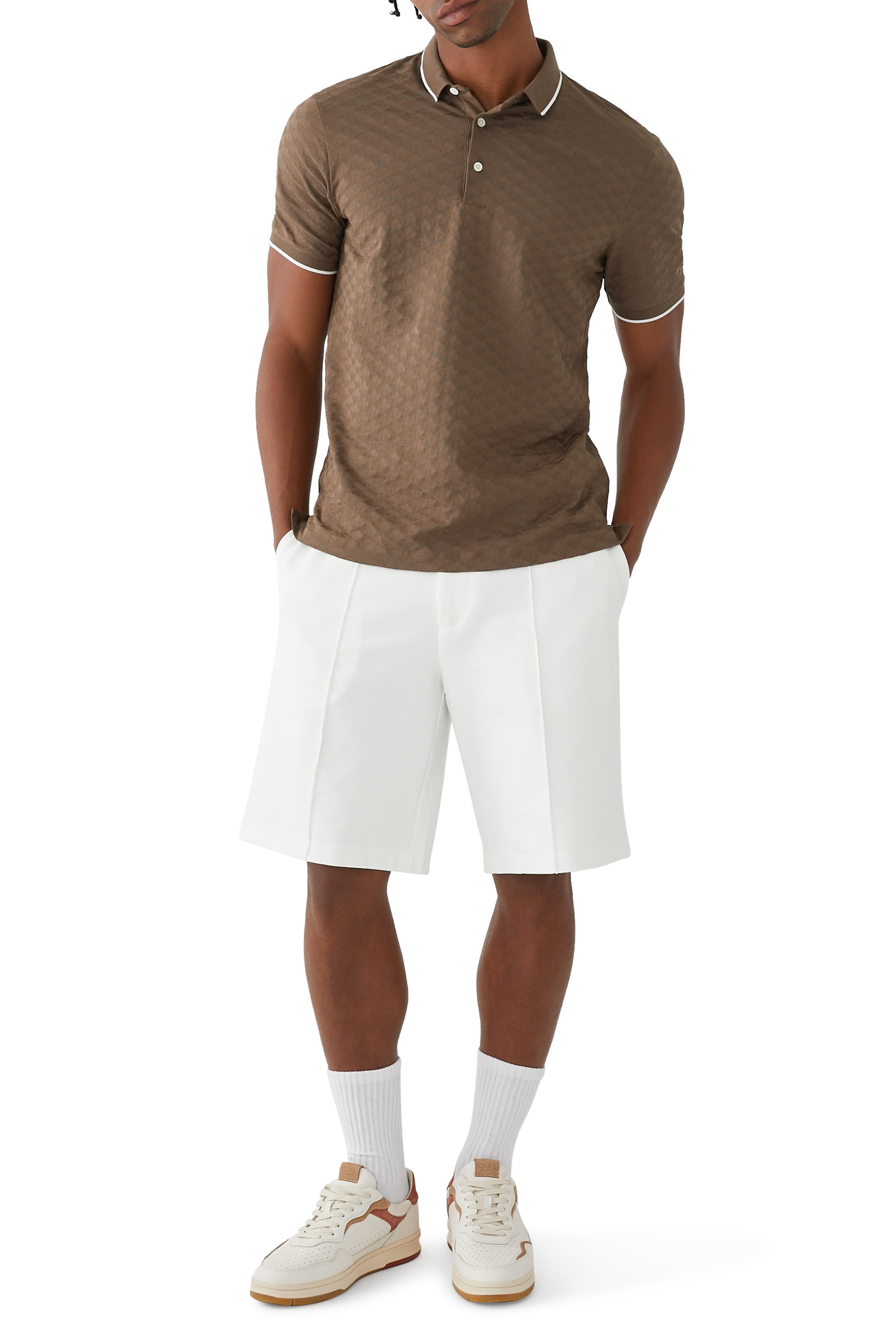 شورت بشعار الماركة