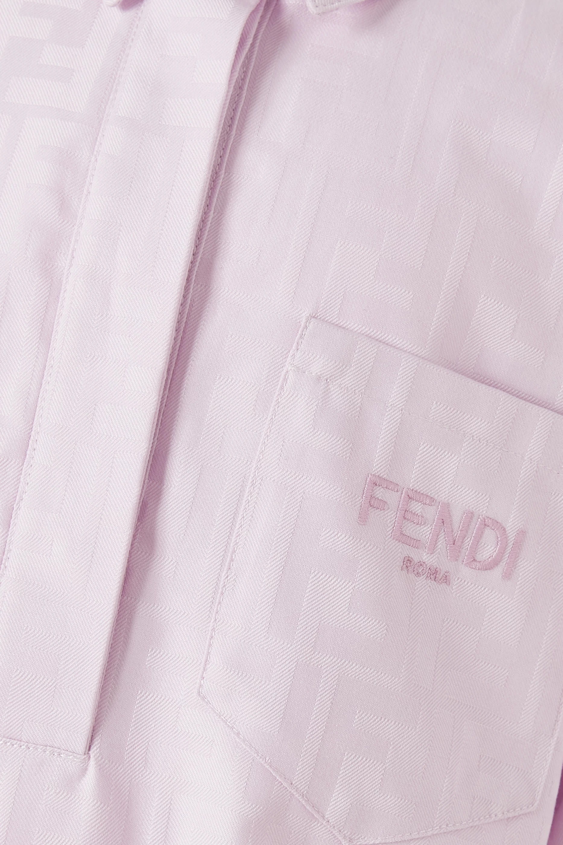 فستان بشعار الماركة مزين بكشكش للأطفال