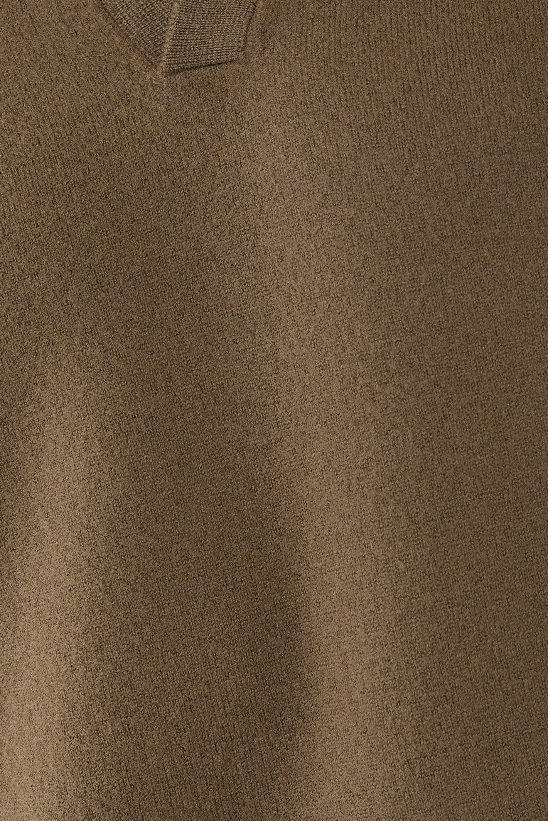 سترة بولو بياقة مفتوحة