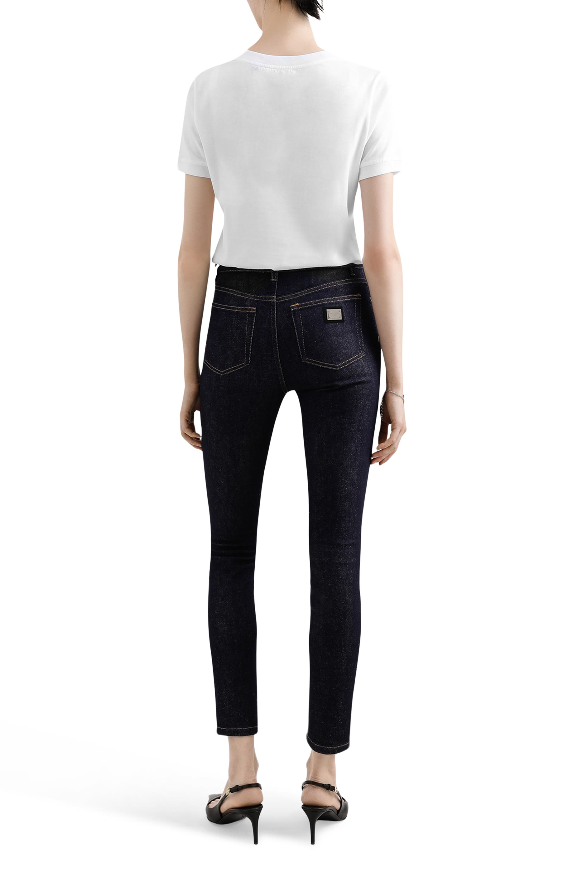 بنطال جينز بقصة ضيقة دنيم