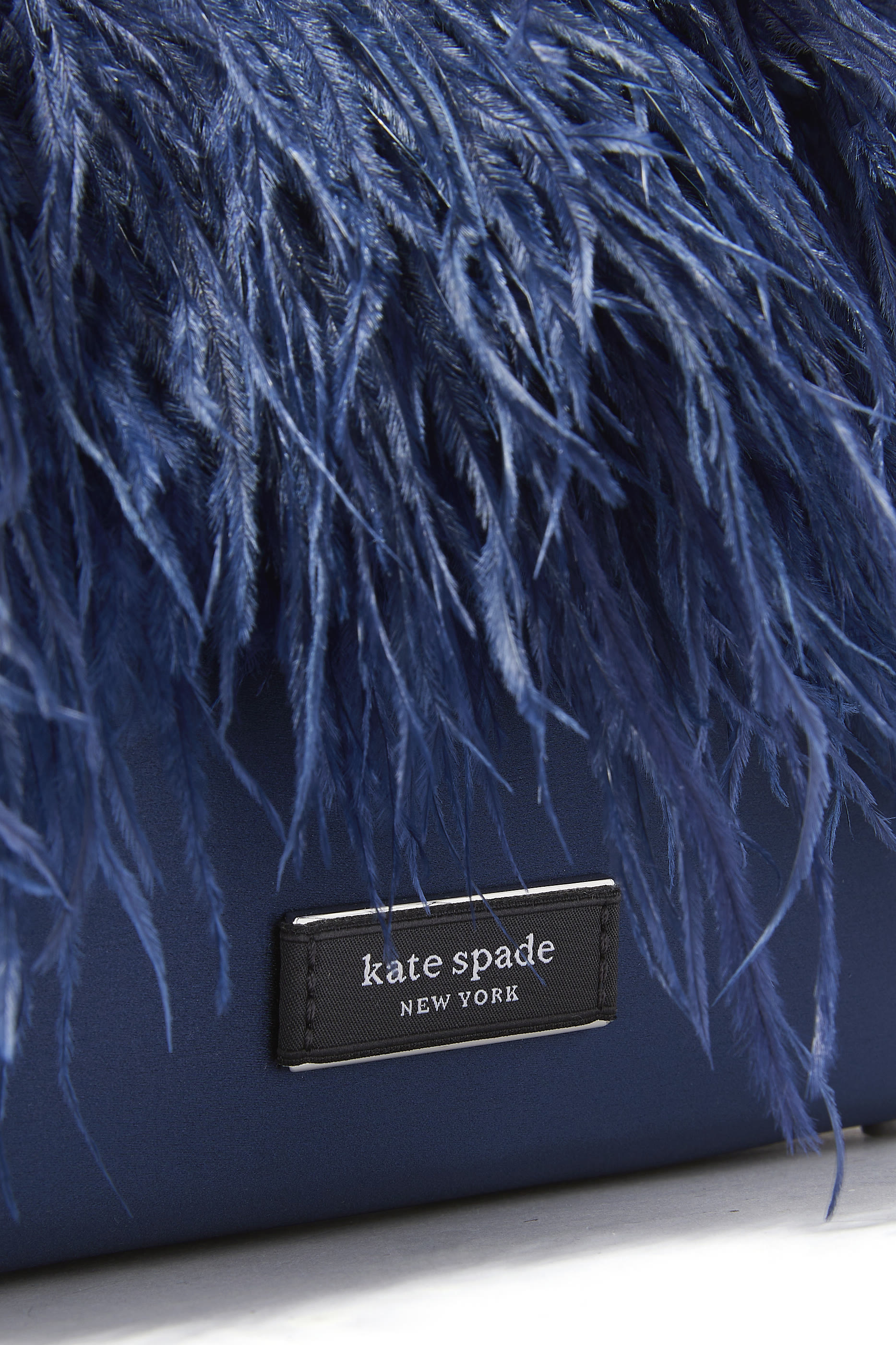 حقيبة يد سام آيكون صغيرة مزينة بالريش