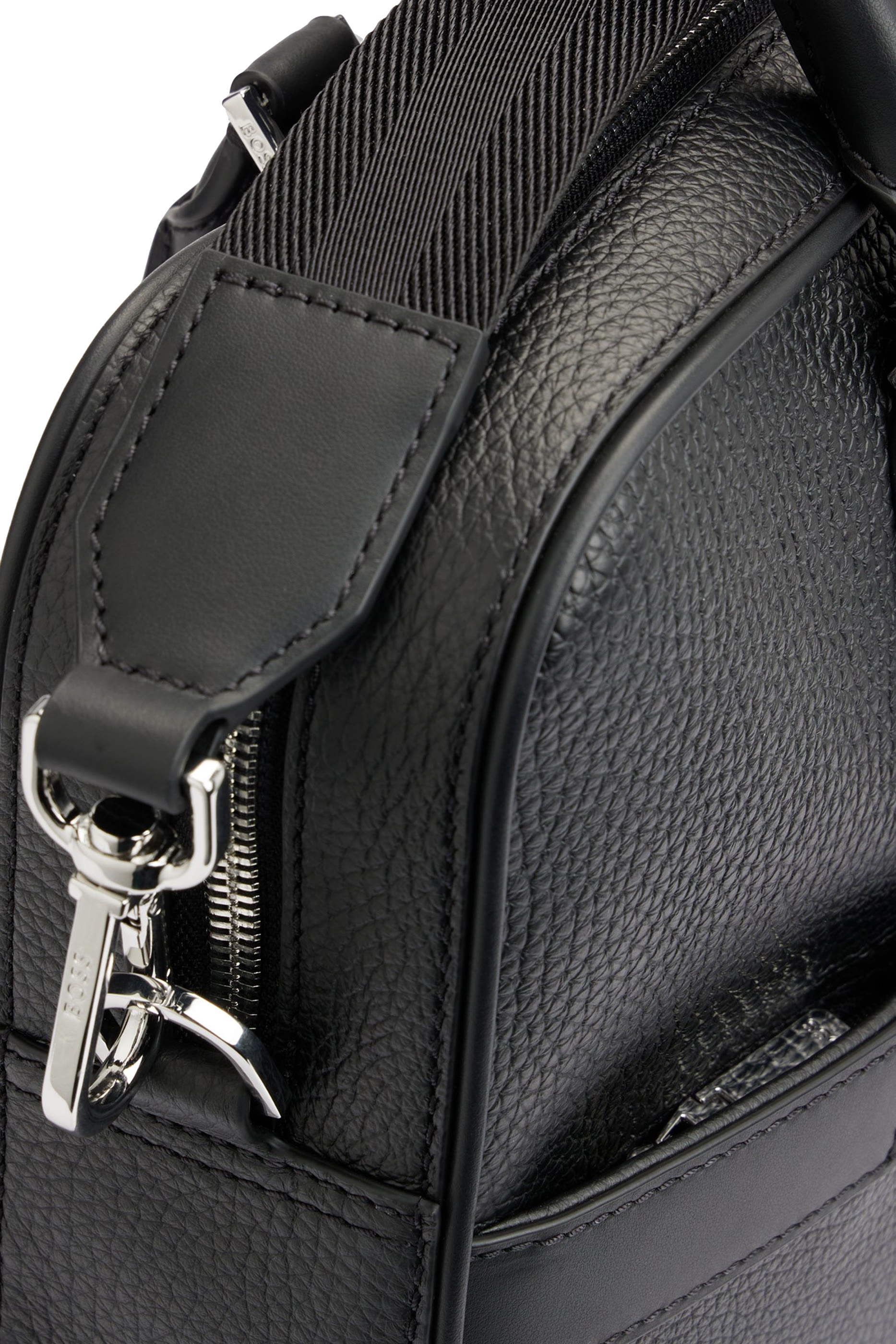 حقيبة عمل نيو كروس تاون