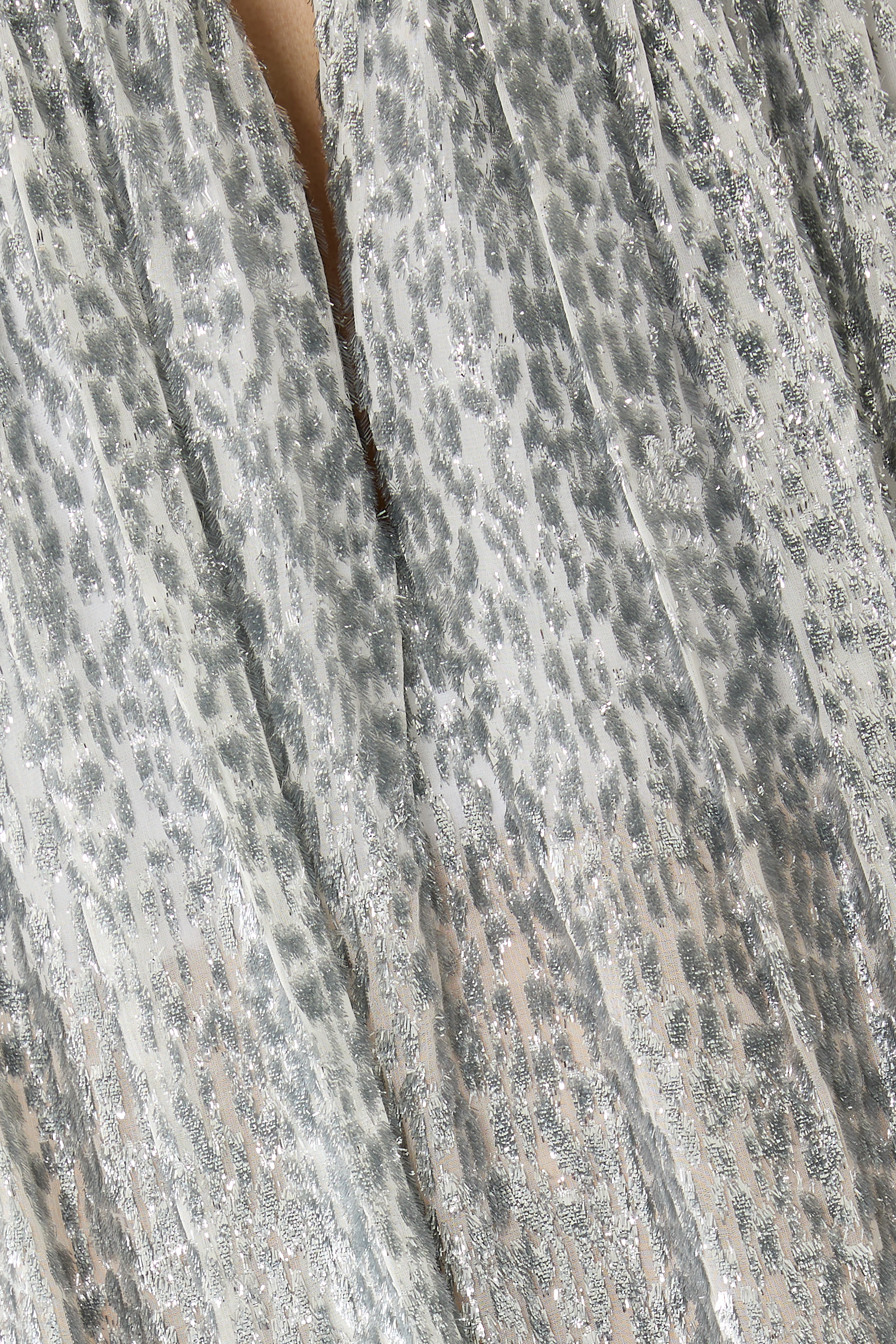 فستان بطيات مخمل لامع