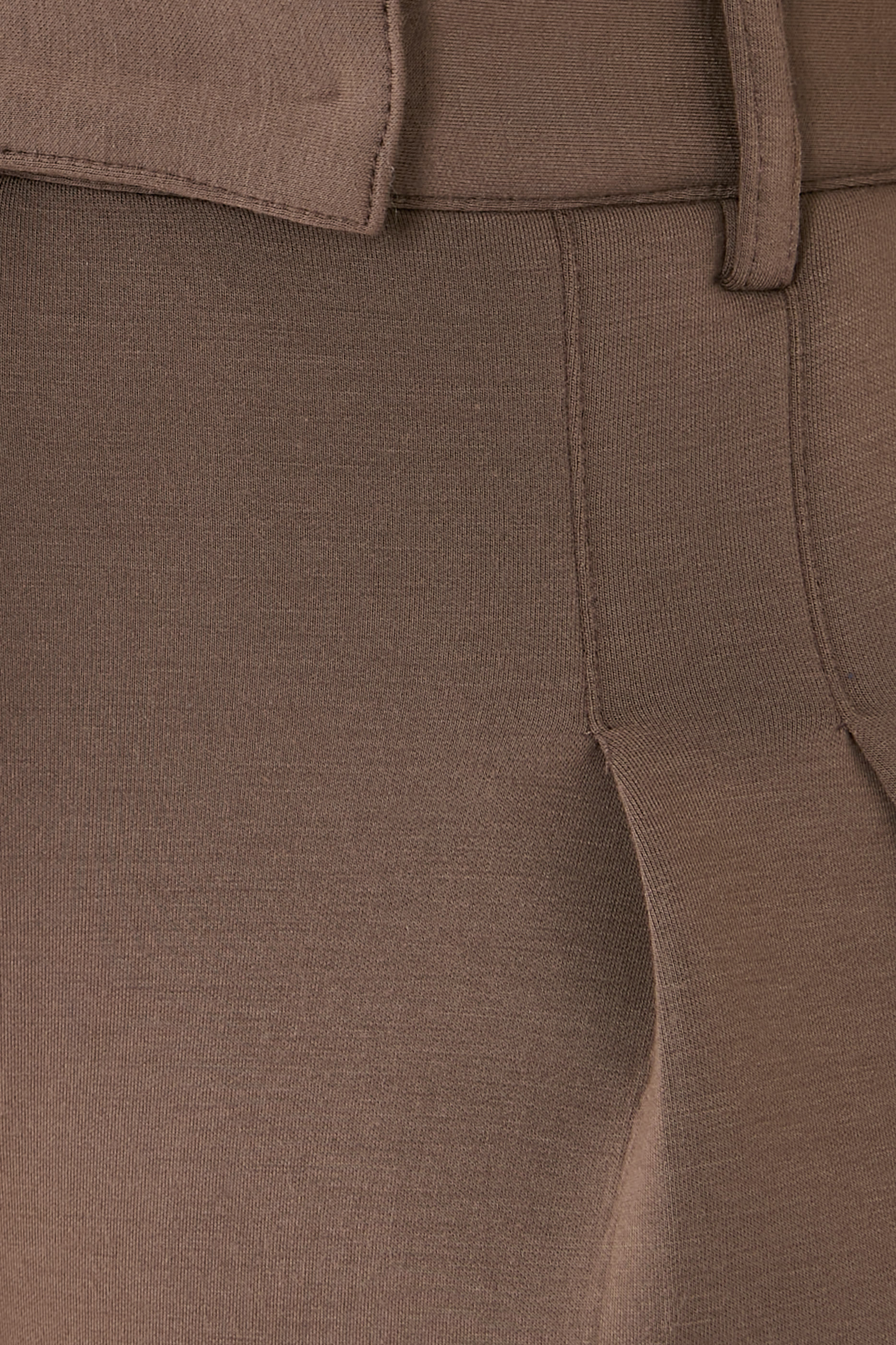 بنطال بقصة فضفاضة قماش ناعم