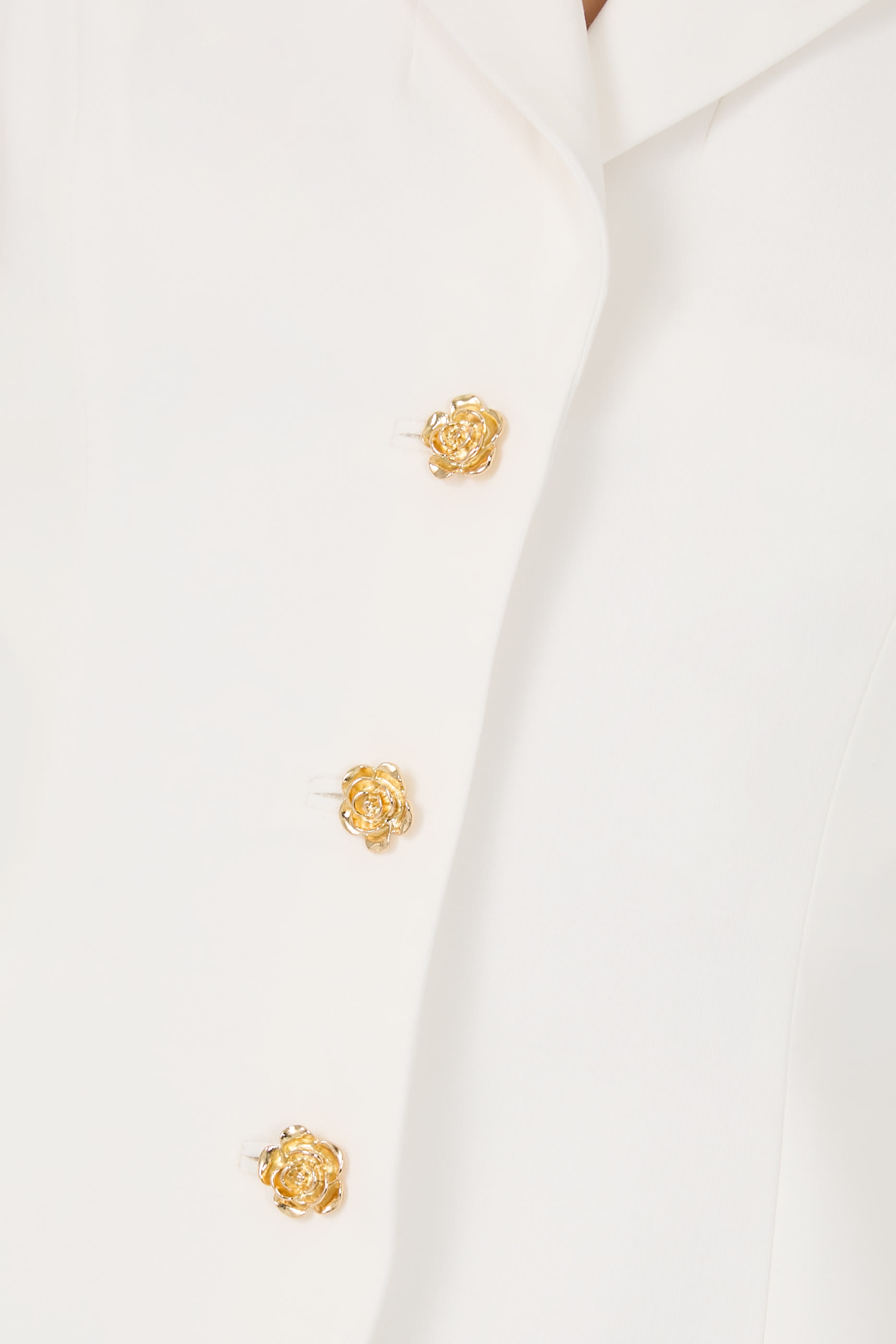 فيست سامي بتصميم بليزر بقصة ضيقة