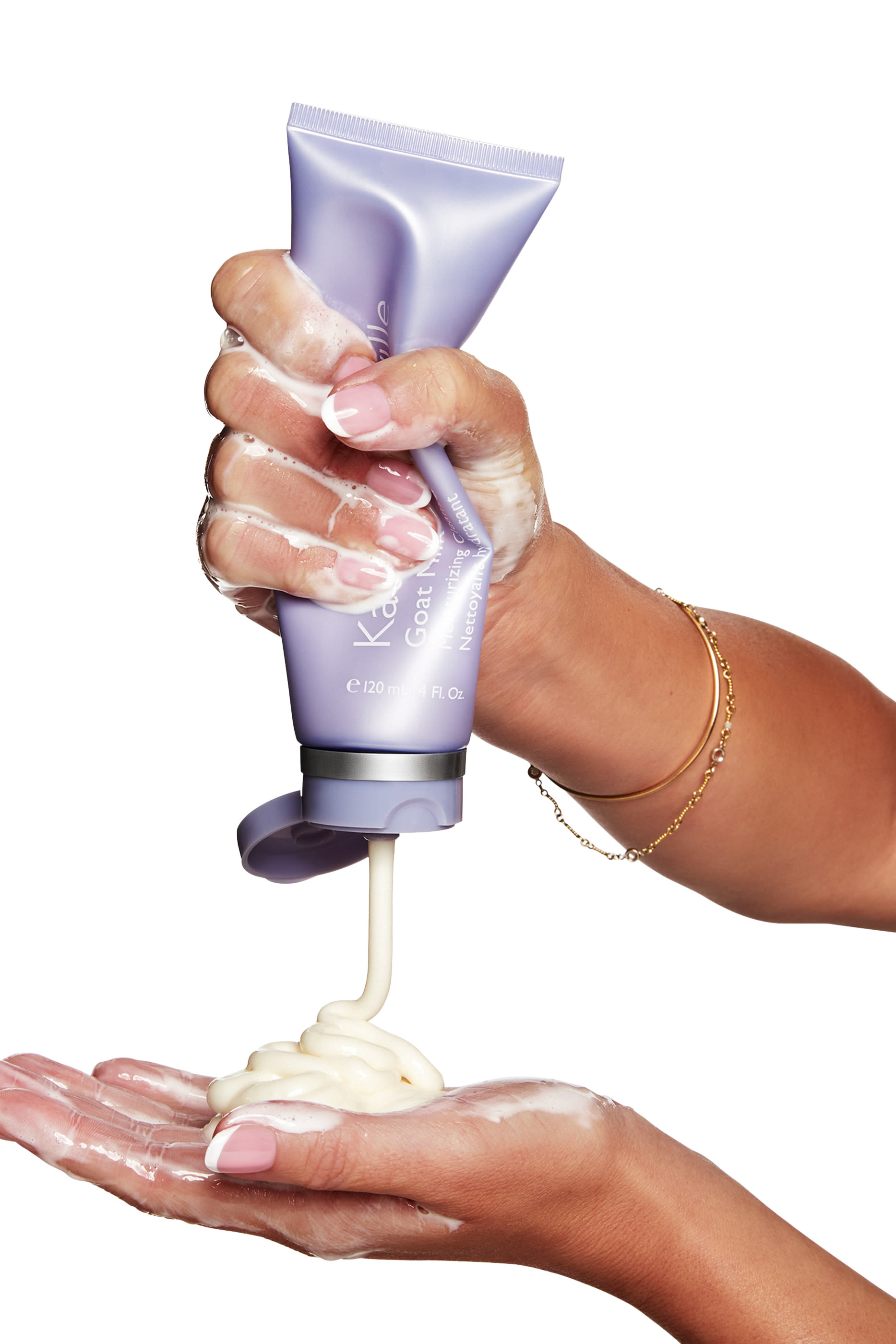 منظف ​​مرطب بحليب الماعز