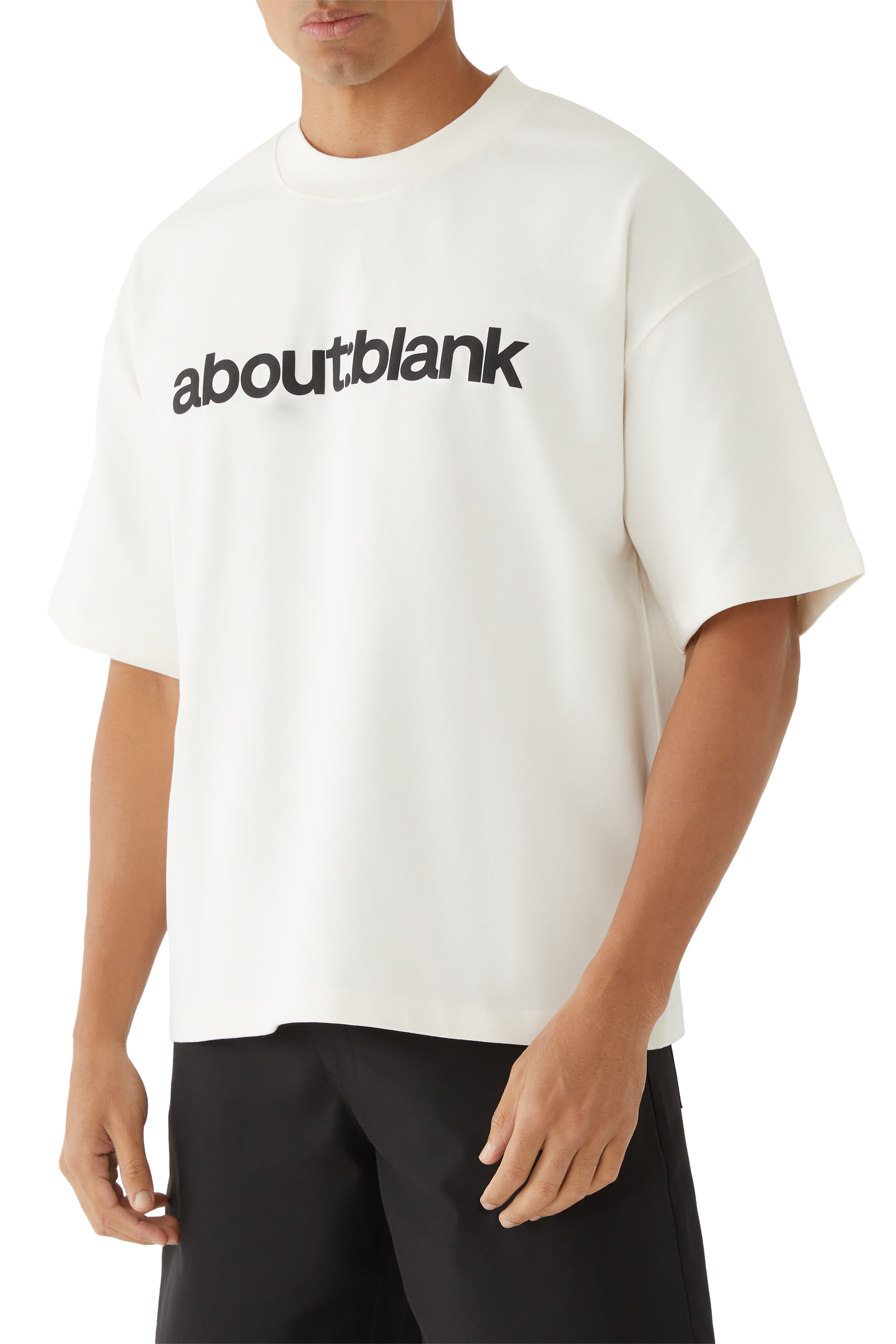 تيشيرت بلوك بياقة ضيقة