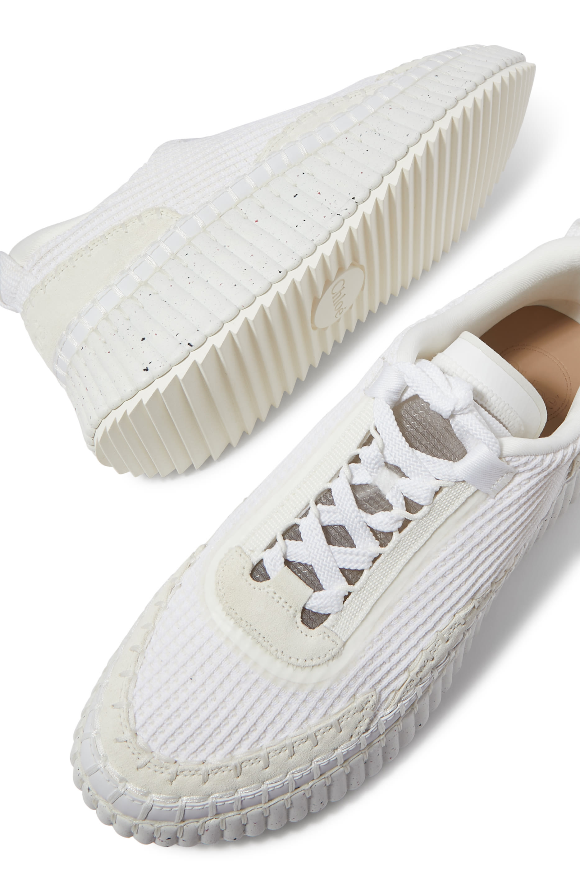 سنيكرز ناما