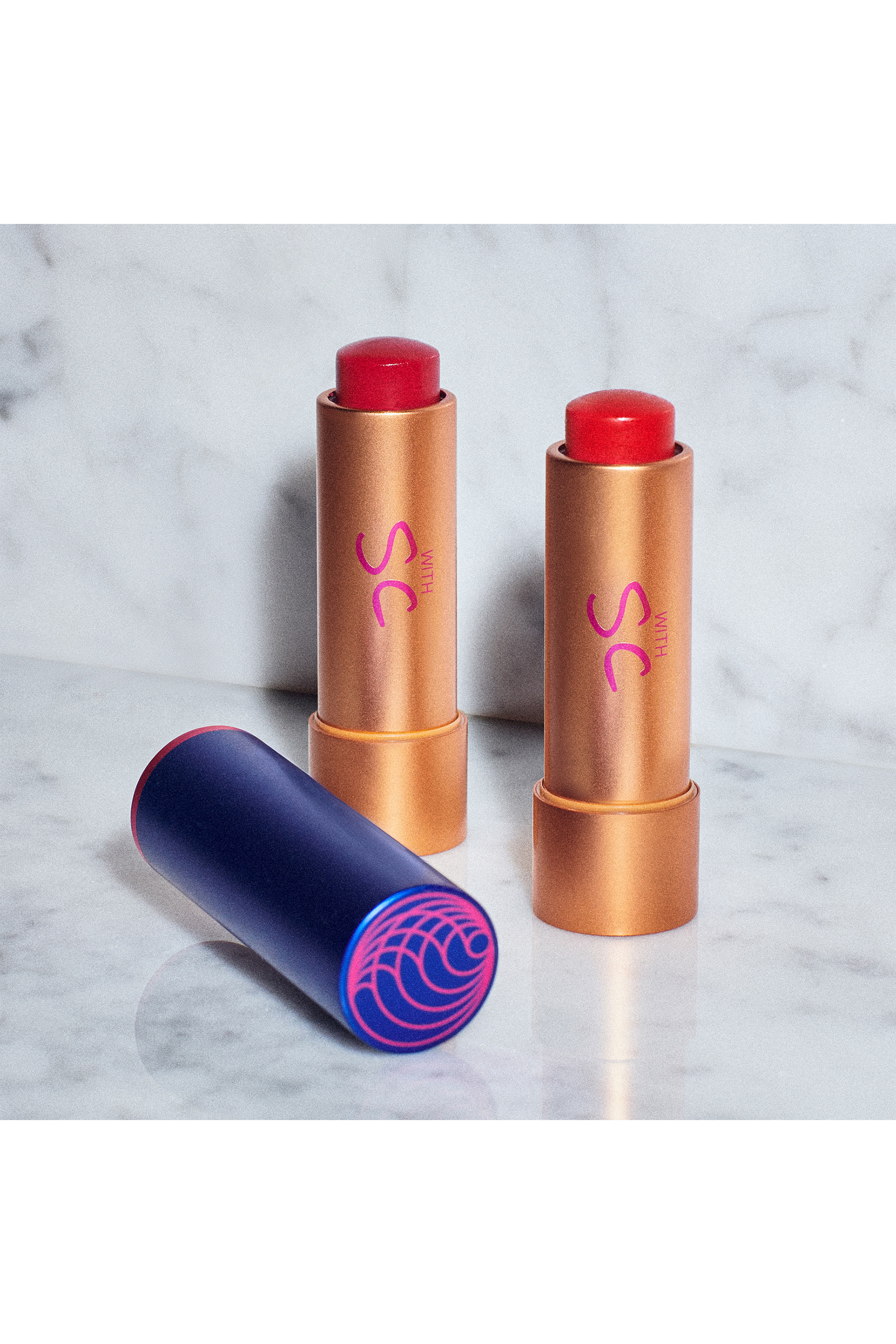 مجموعة ثلاثية مرطب وملون