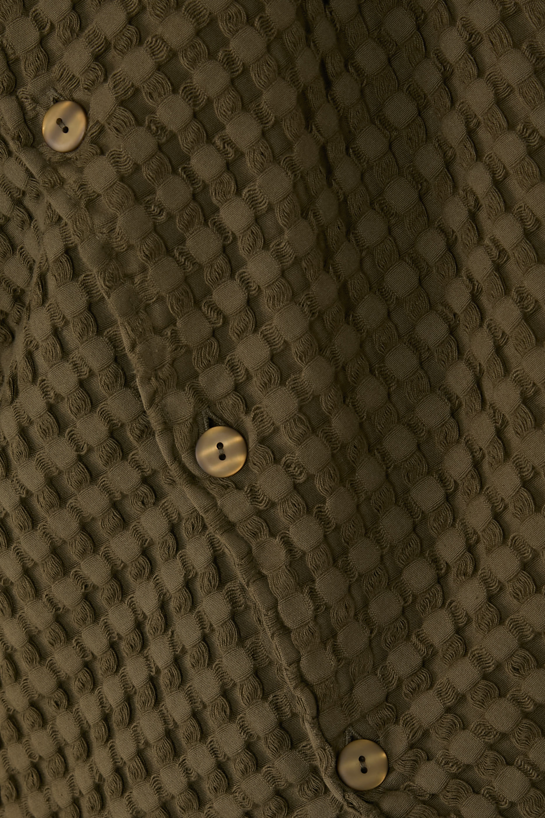 قميص تيرتل بياقة بنمط كوبي بأكمام طويلة بنسيج وافل