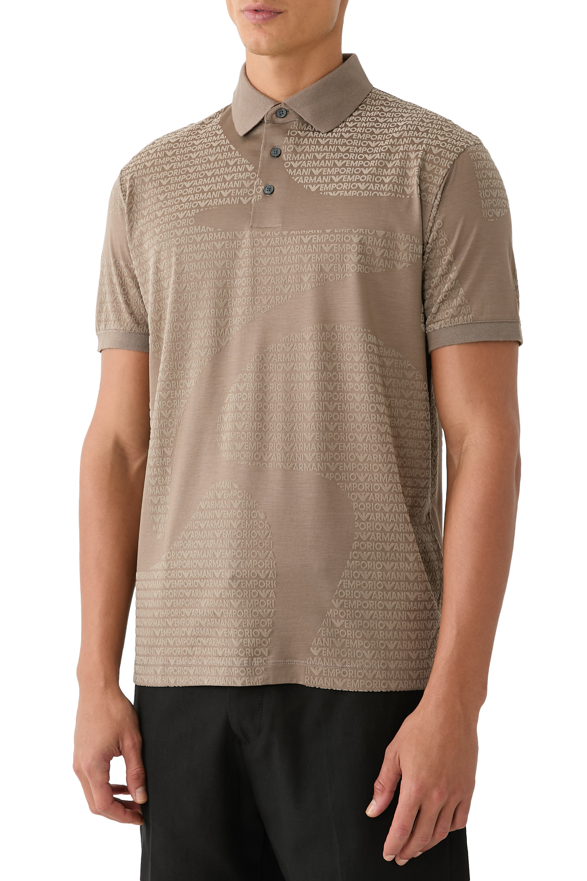 قميص بولو بشعار الماركة بالكامل