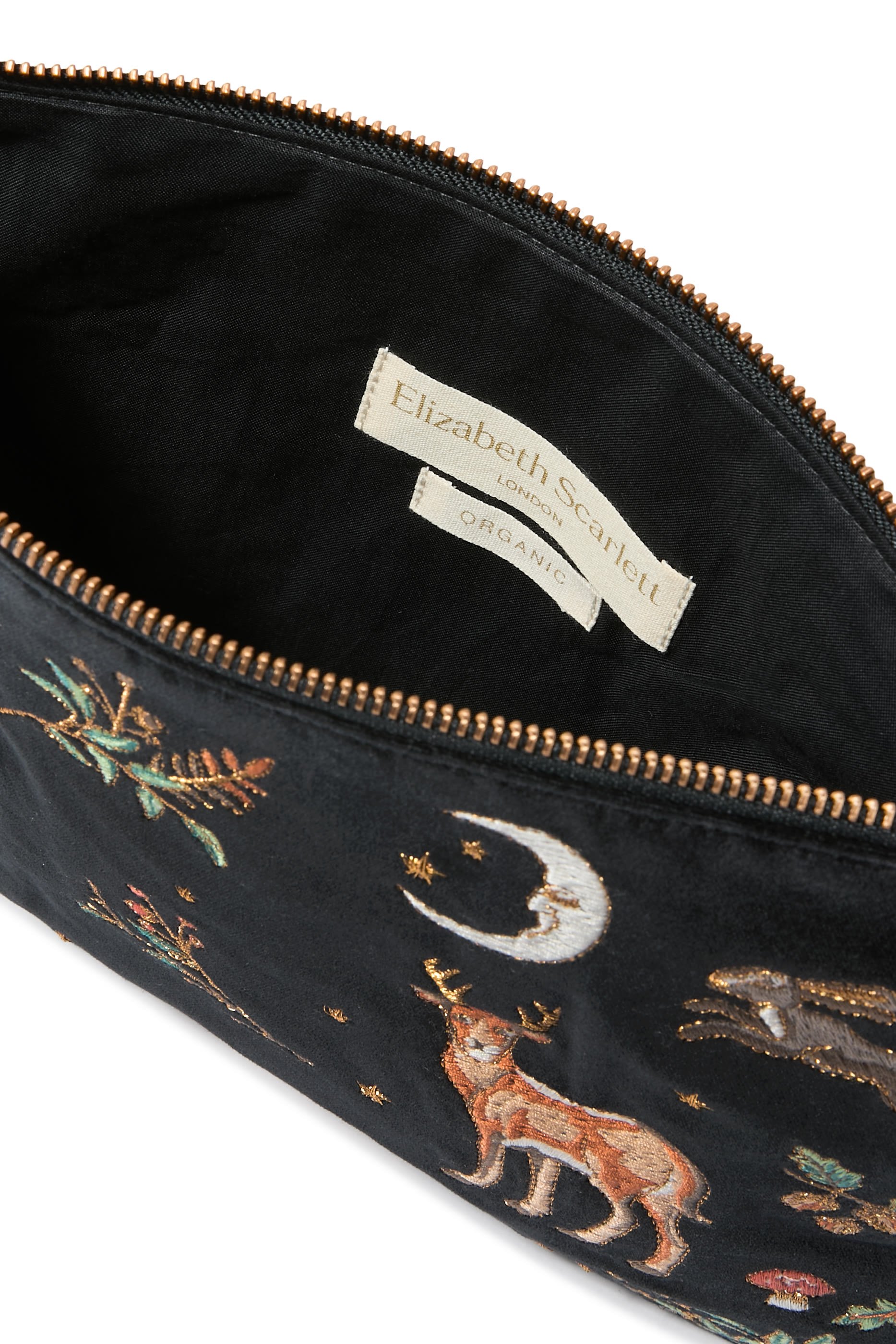 حقيبة مستحضرات عناية شخصية انشنتد وودلاند