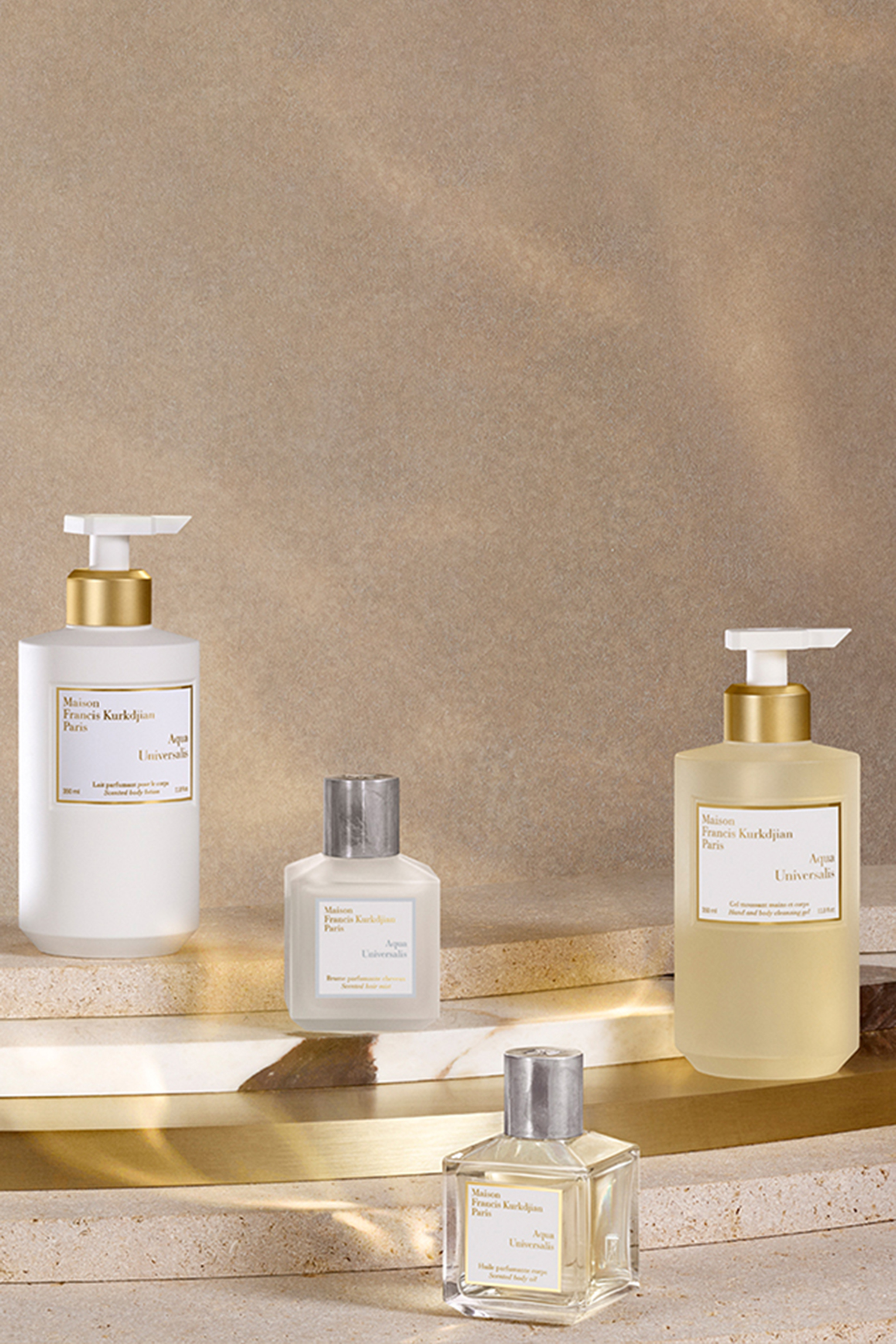 جل اكوا يونيفيرسالس منظف لليدين والجسم، 350 ملل