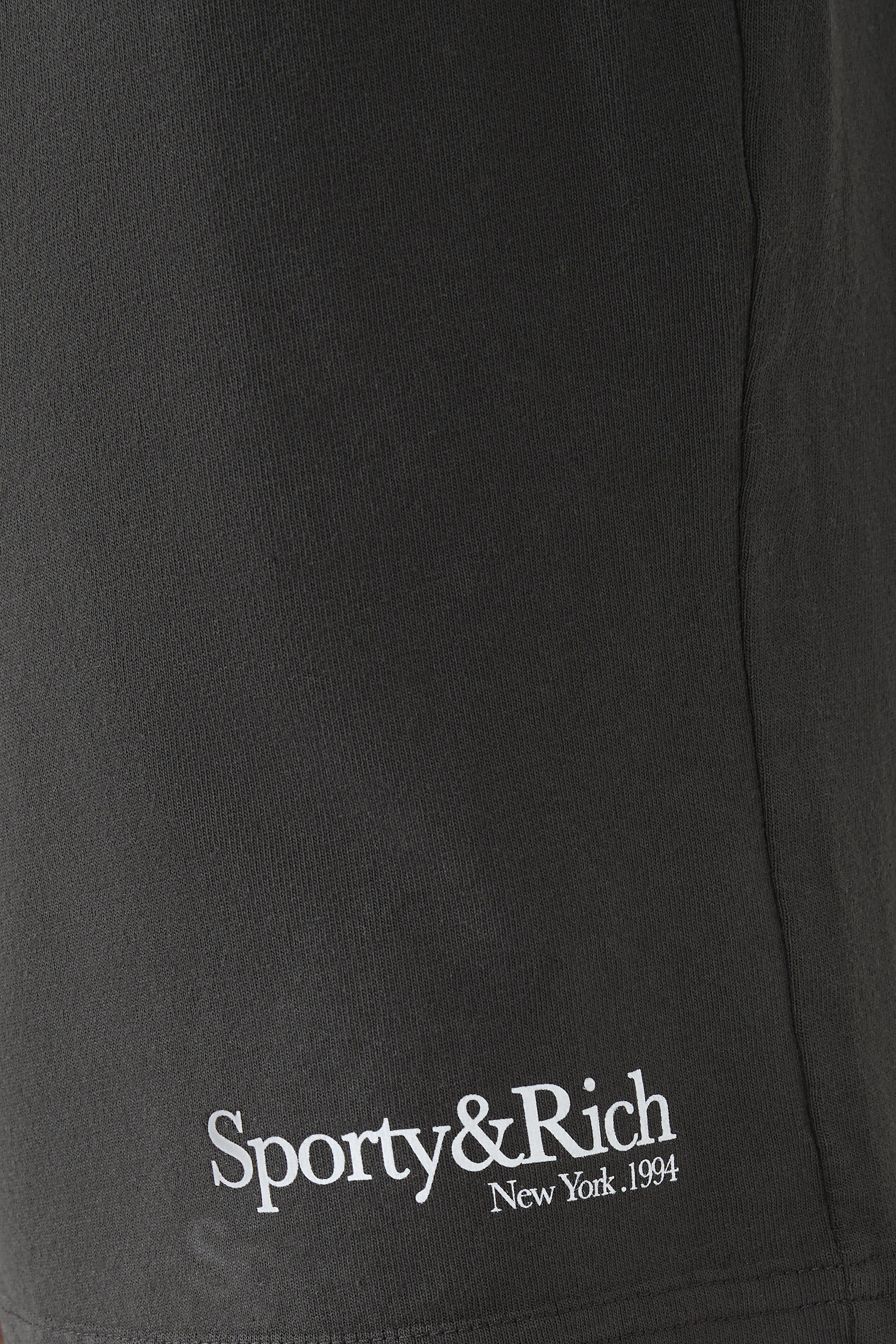 شورت رياضي اتش دبليو سي ان واي