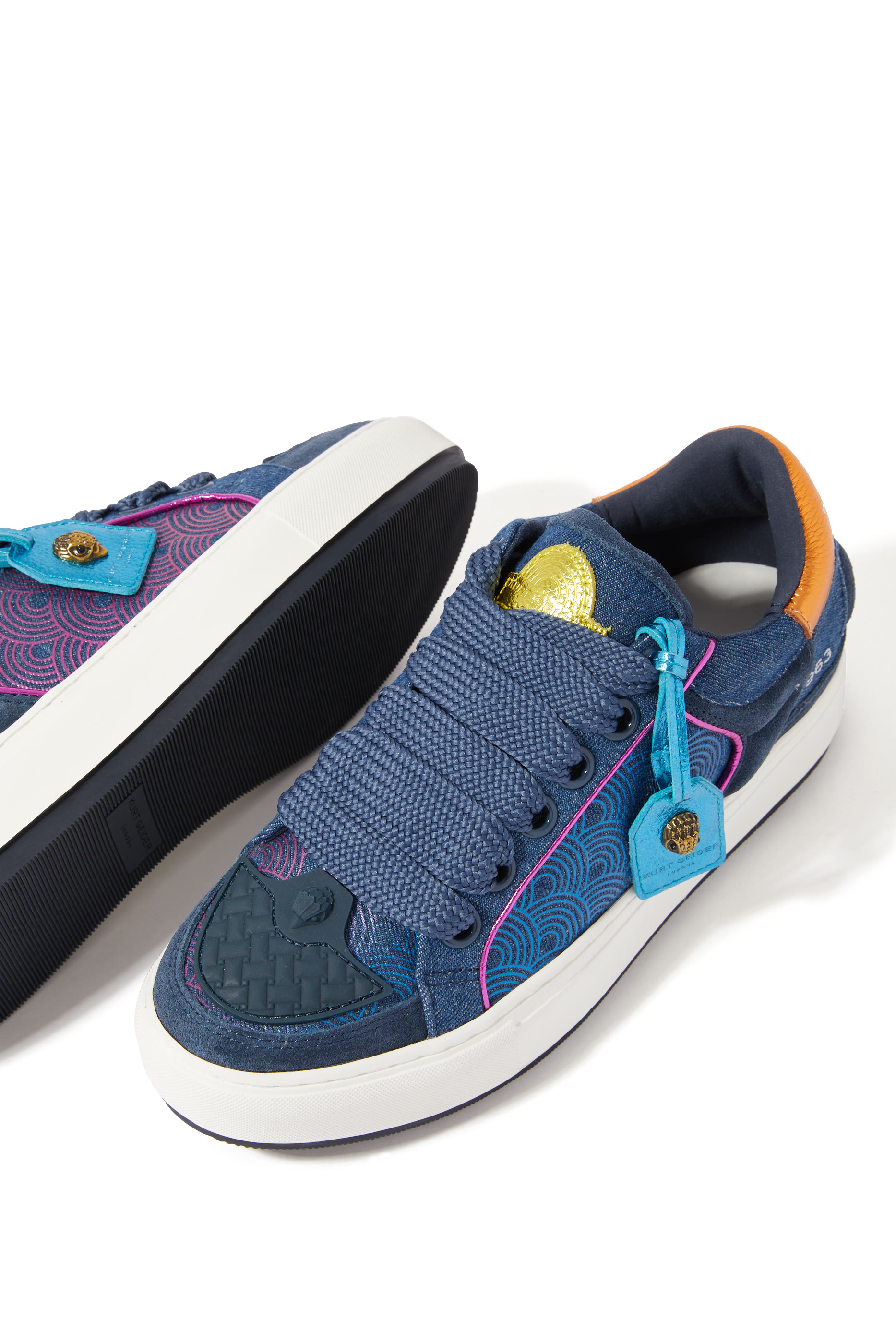 سنيكرز ساوثبانك بشارة