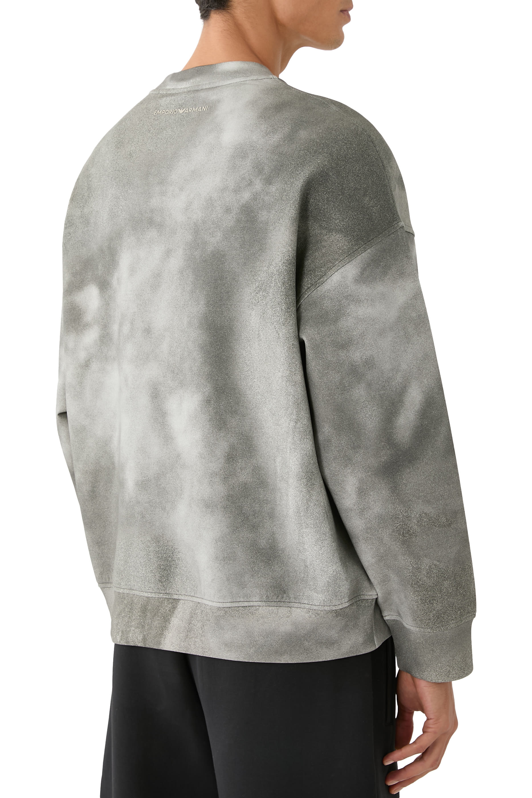 سويت شيرت بنقشة شعار الماركة الرقمية