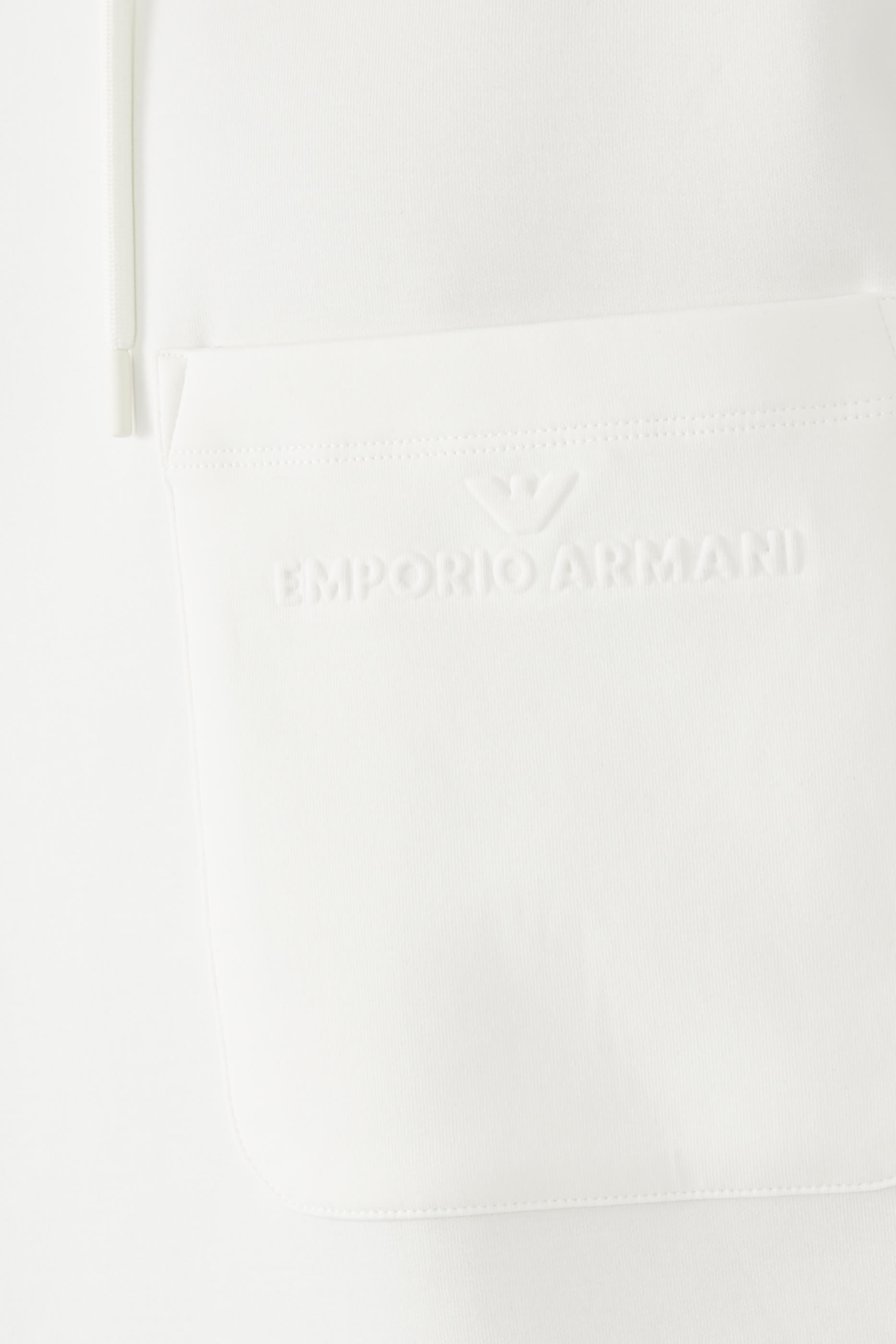 سويت شيرت بشعار الماركة بحجم صغير