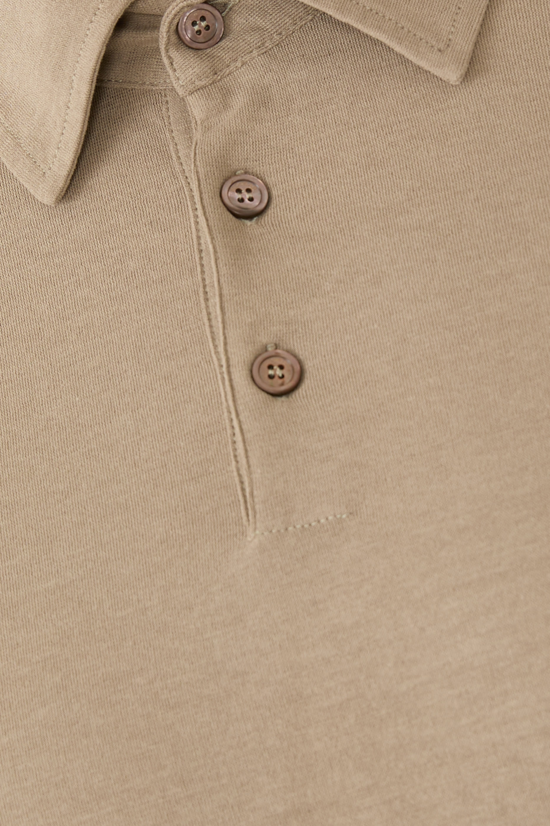 قميص بولو زانون بقصة ضيقة