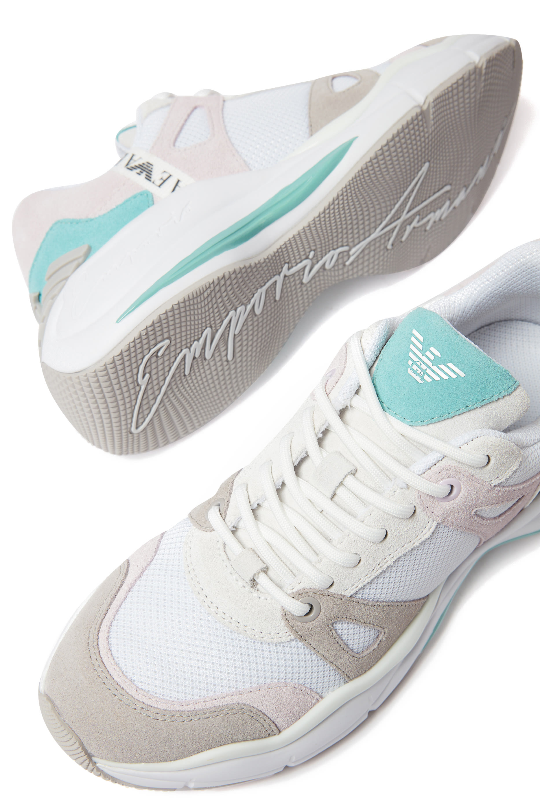 سنيكرز بشعار الماركة قماش شبكي