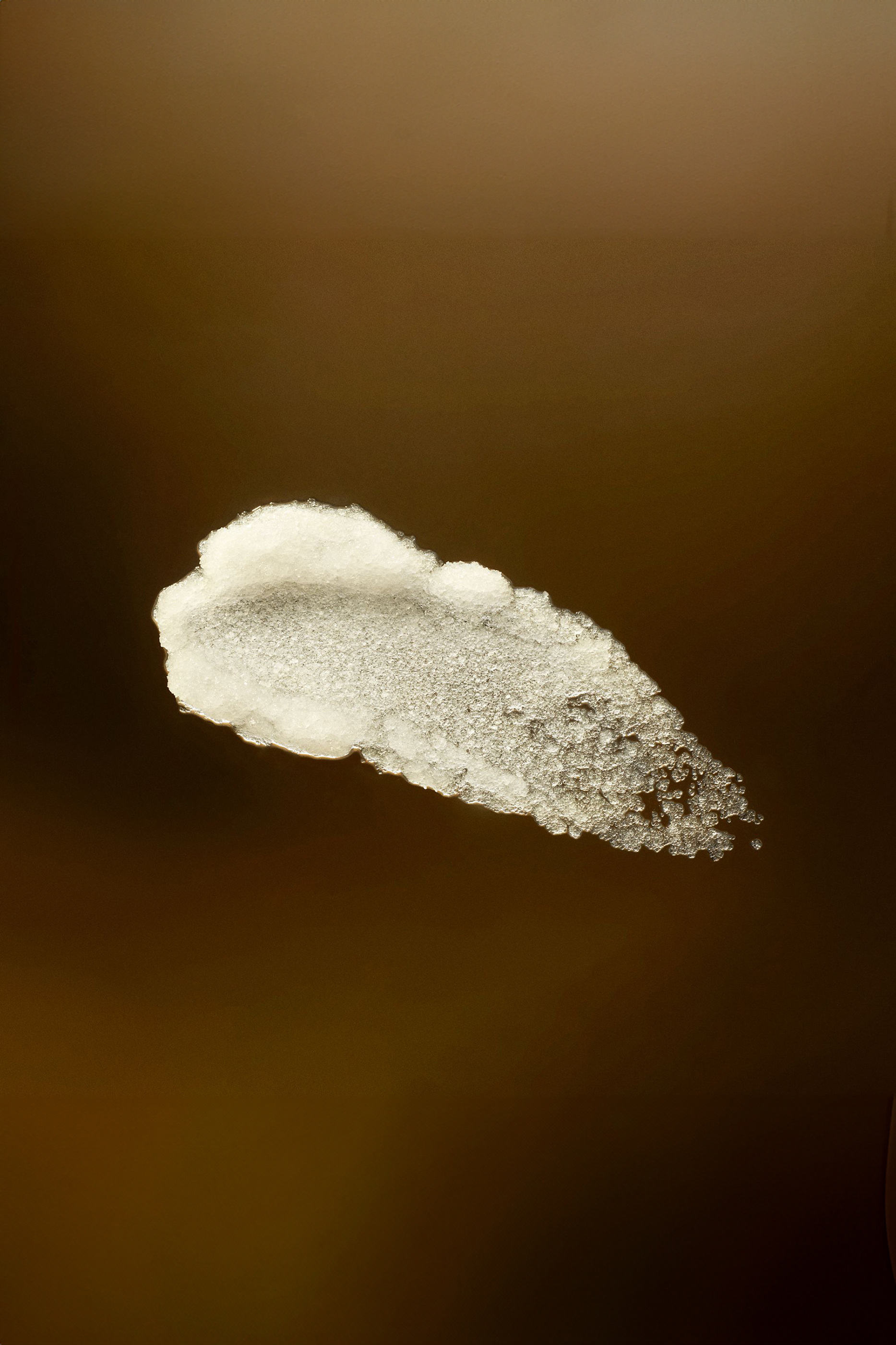 مقشر الجسم بالسكر بلاك عود اند باتشول- ذا ريتوال اوف عود