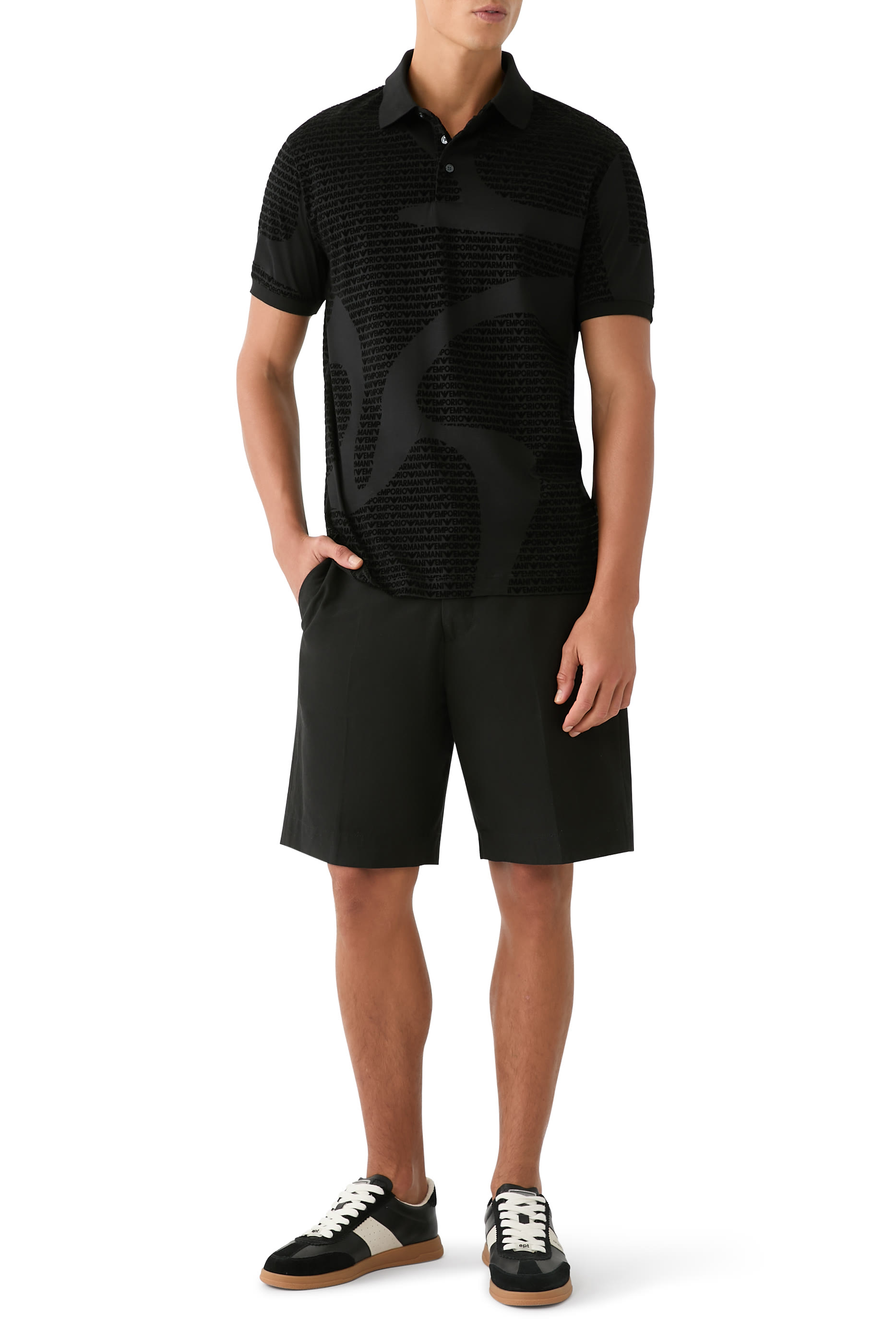 قميص بولو بشعار الماركة بالكامل