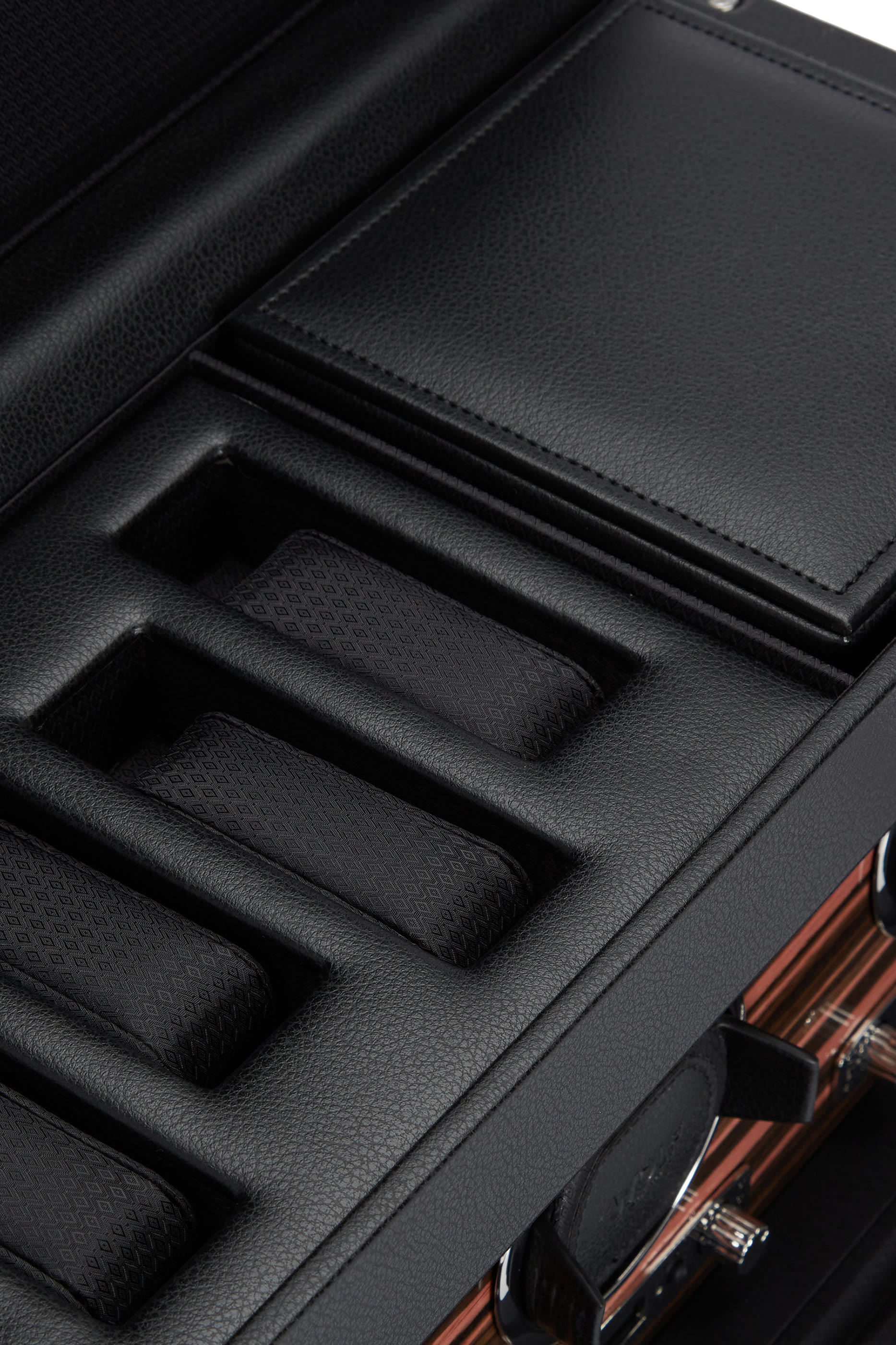 علبة ساعات رودستر ثلاثية بمساحة تخزين