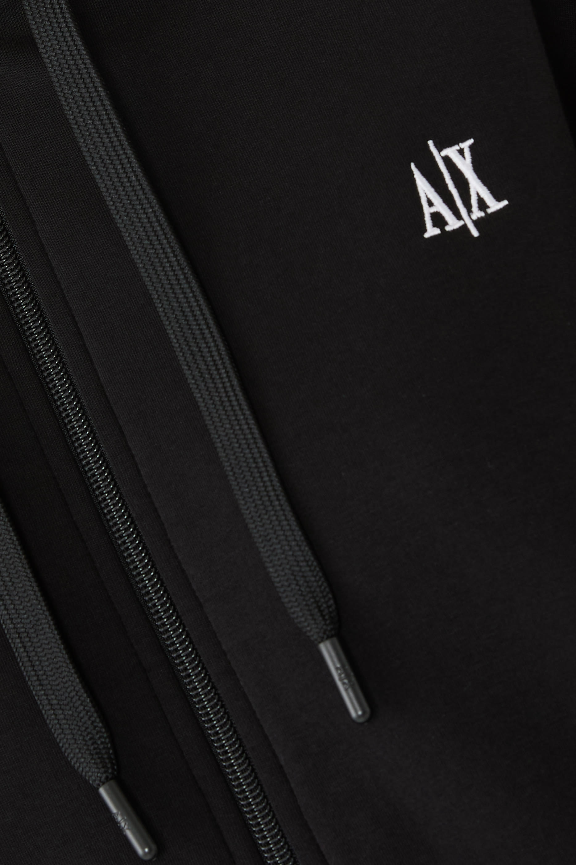 سويت شيرت بشعار الماركة قطن