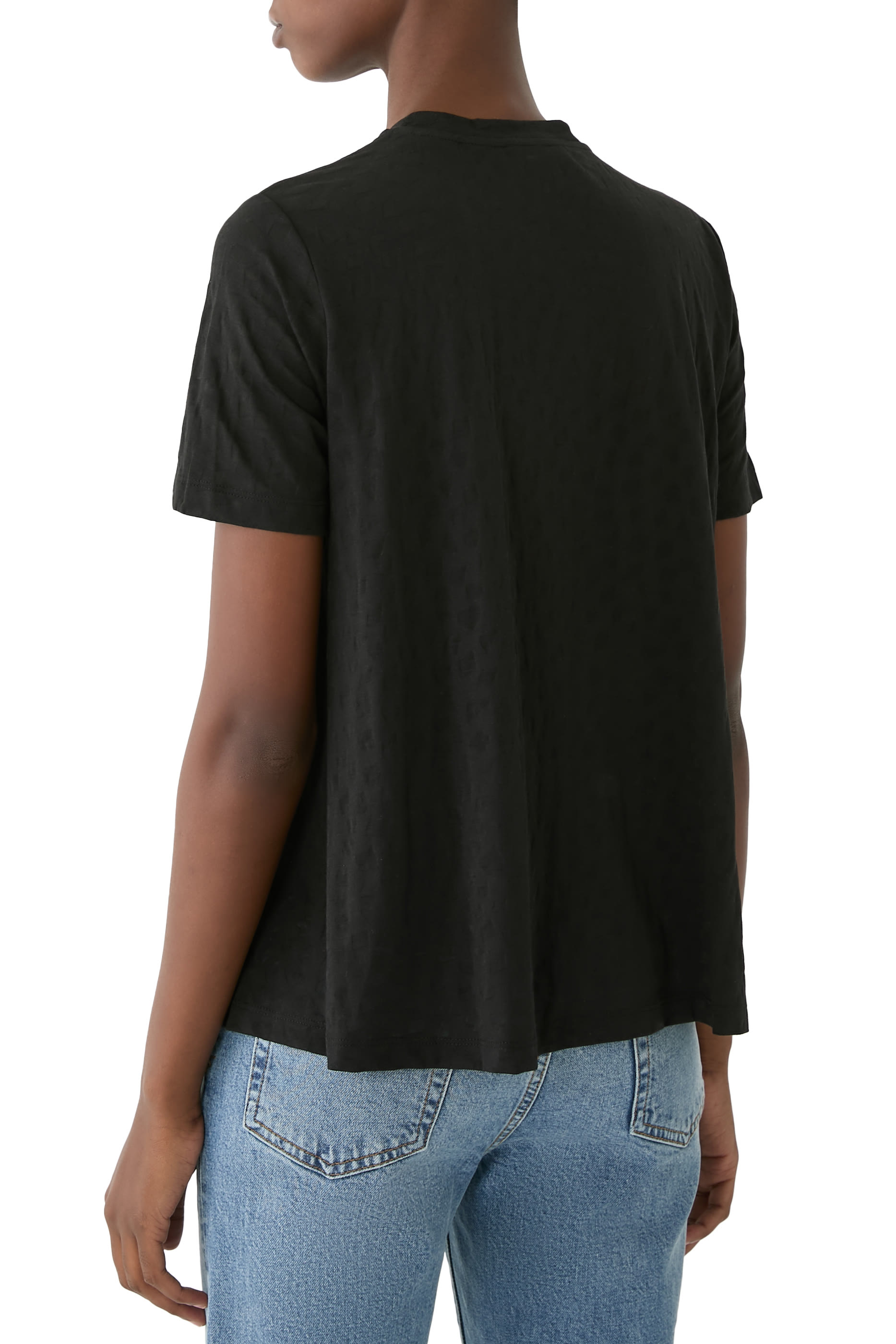 تيشيرت بقصة مريحة