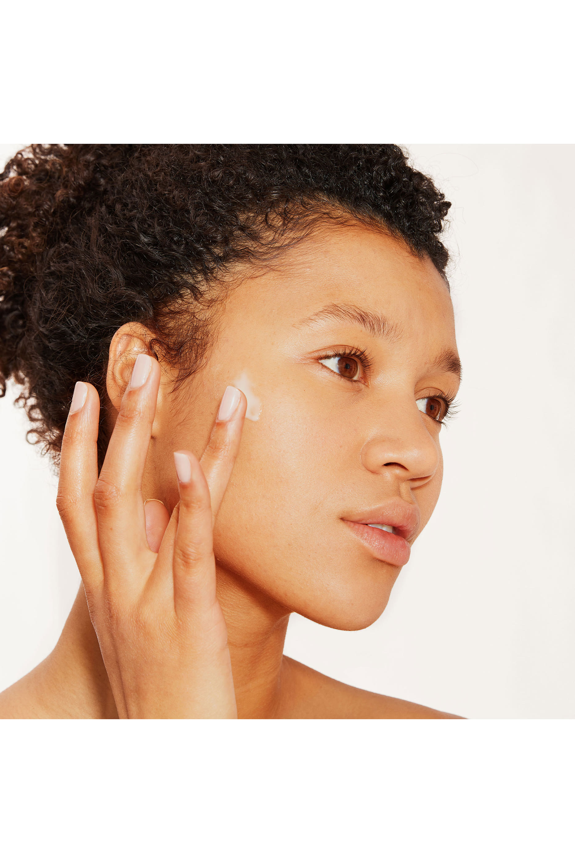 مقشر بوتانيكال كينيتكس لتقليل البثور