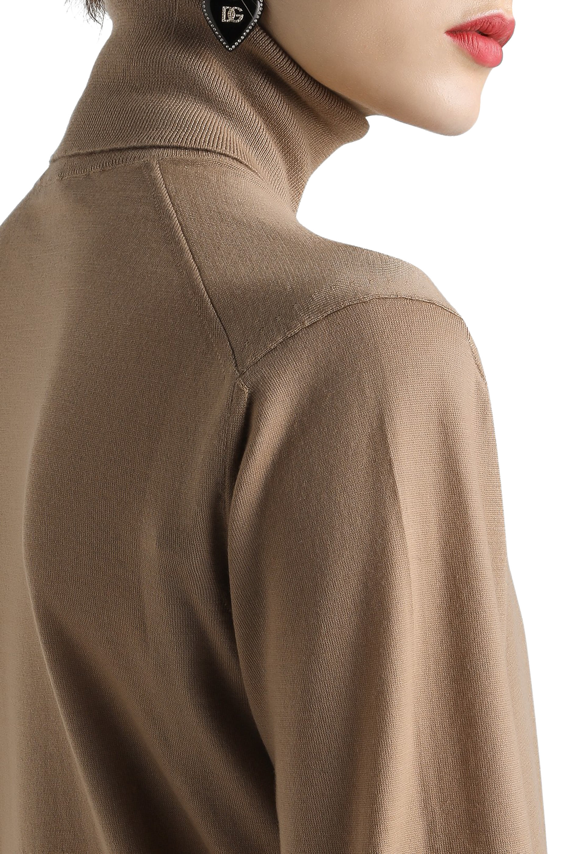 سترة بياقة عالية