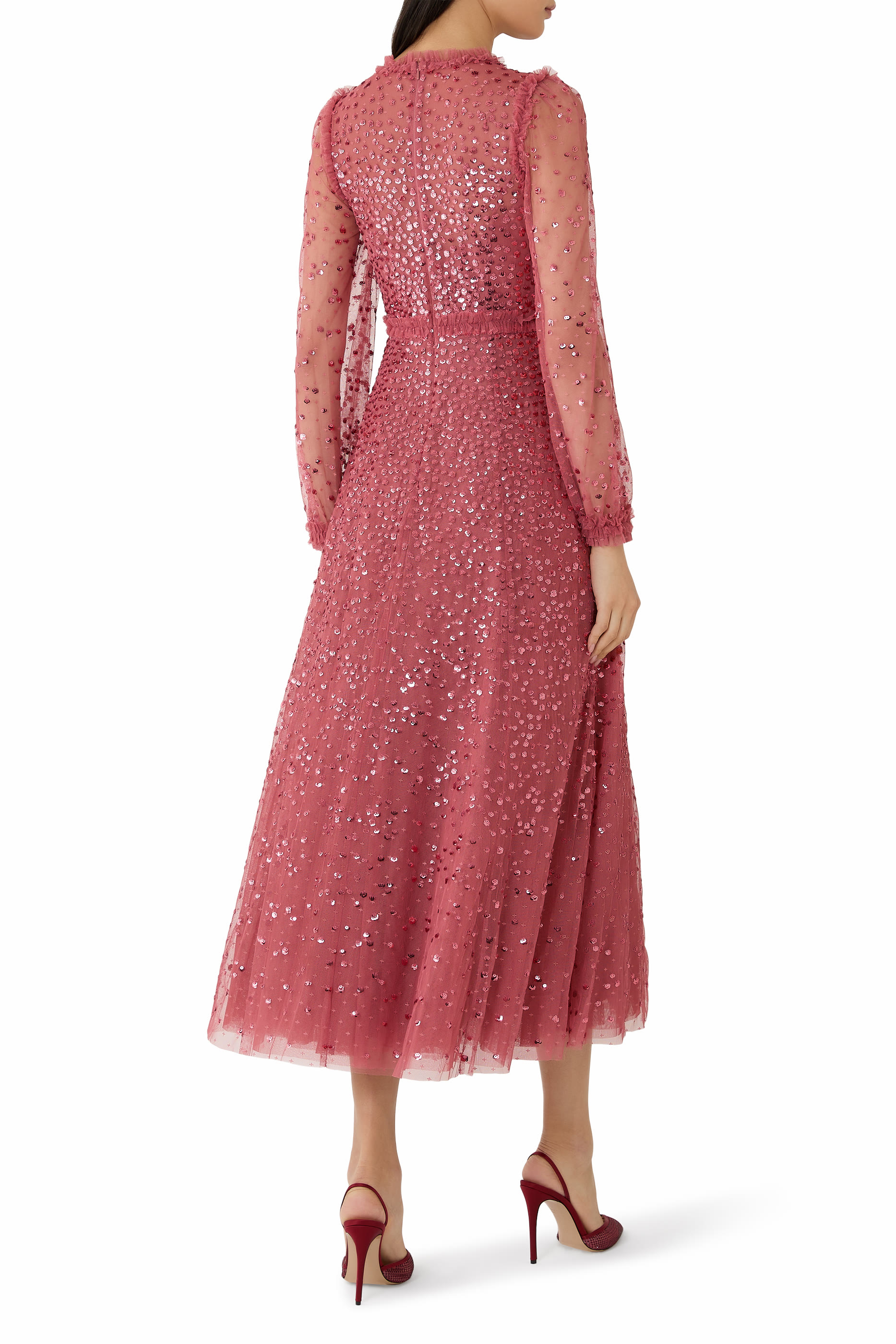 فستان سهرة بطول الكاحل بأكمام طويلة وتطريزات بترتر بارزة الملمس