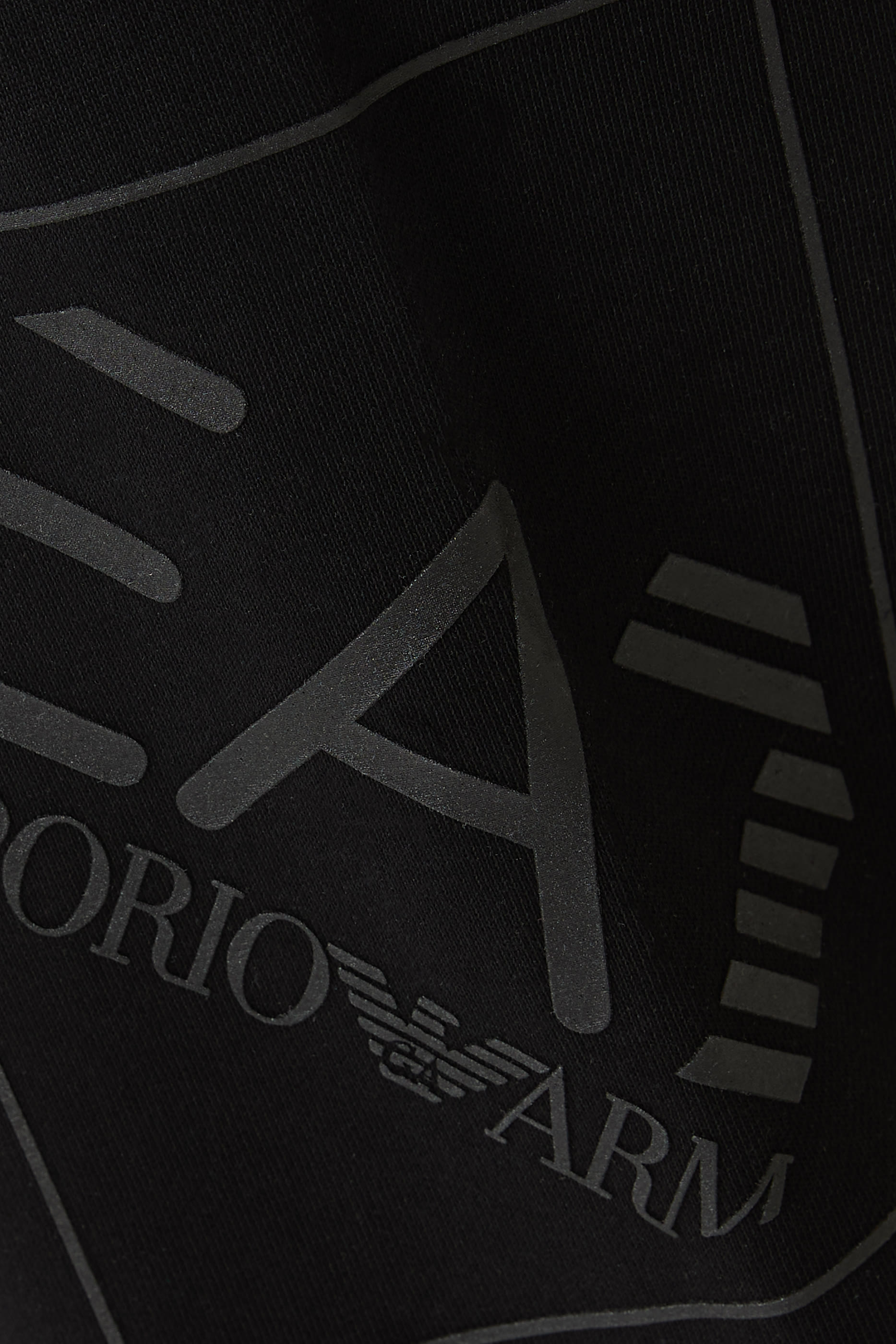 بنطال رياضي بشعار الماركة