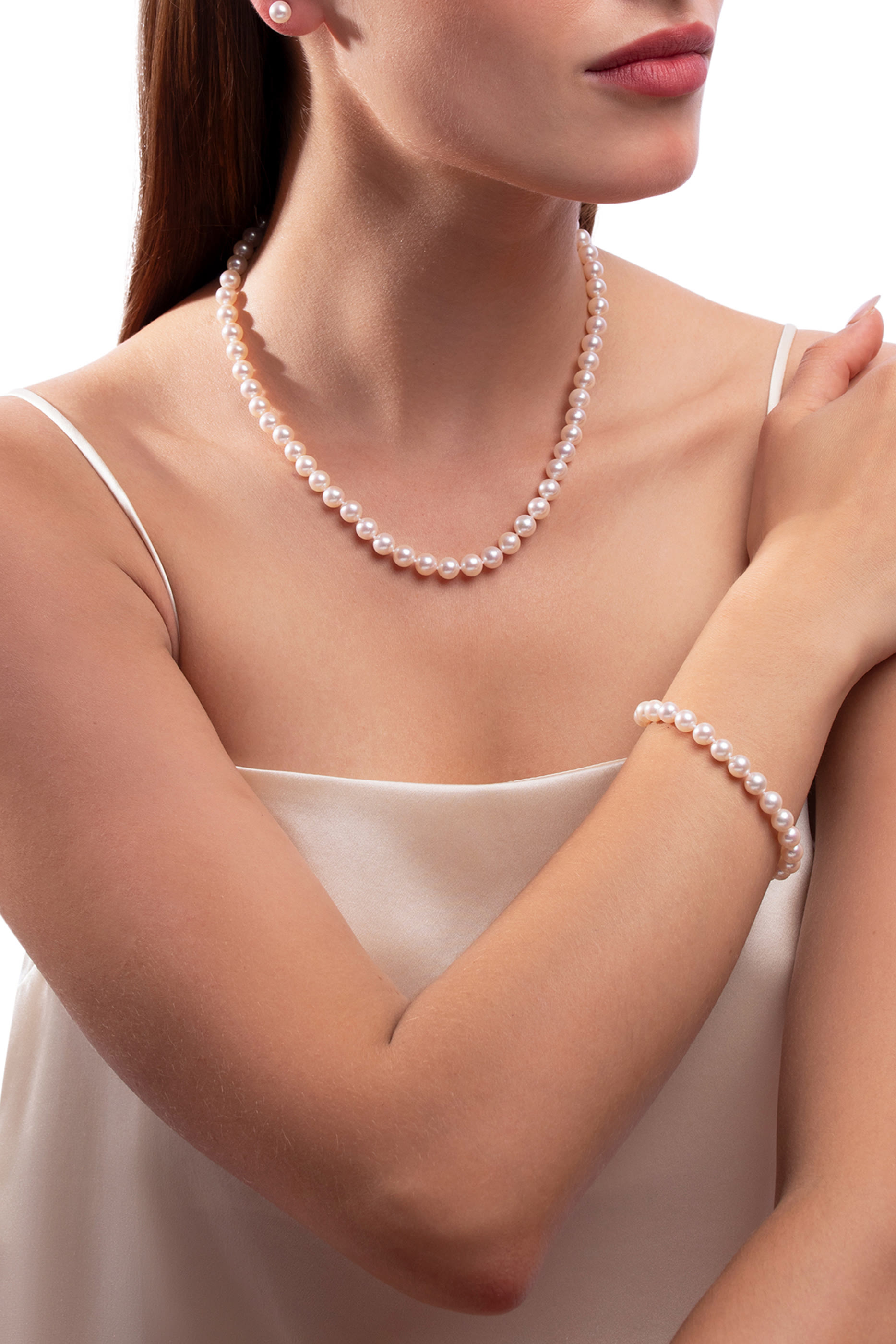 طقم قلادة وأقراط كلاسيك، لؤلؤ والماس وذهب عيار 18