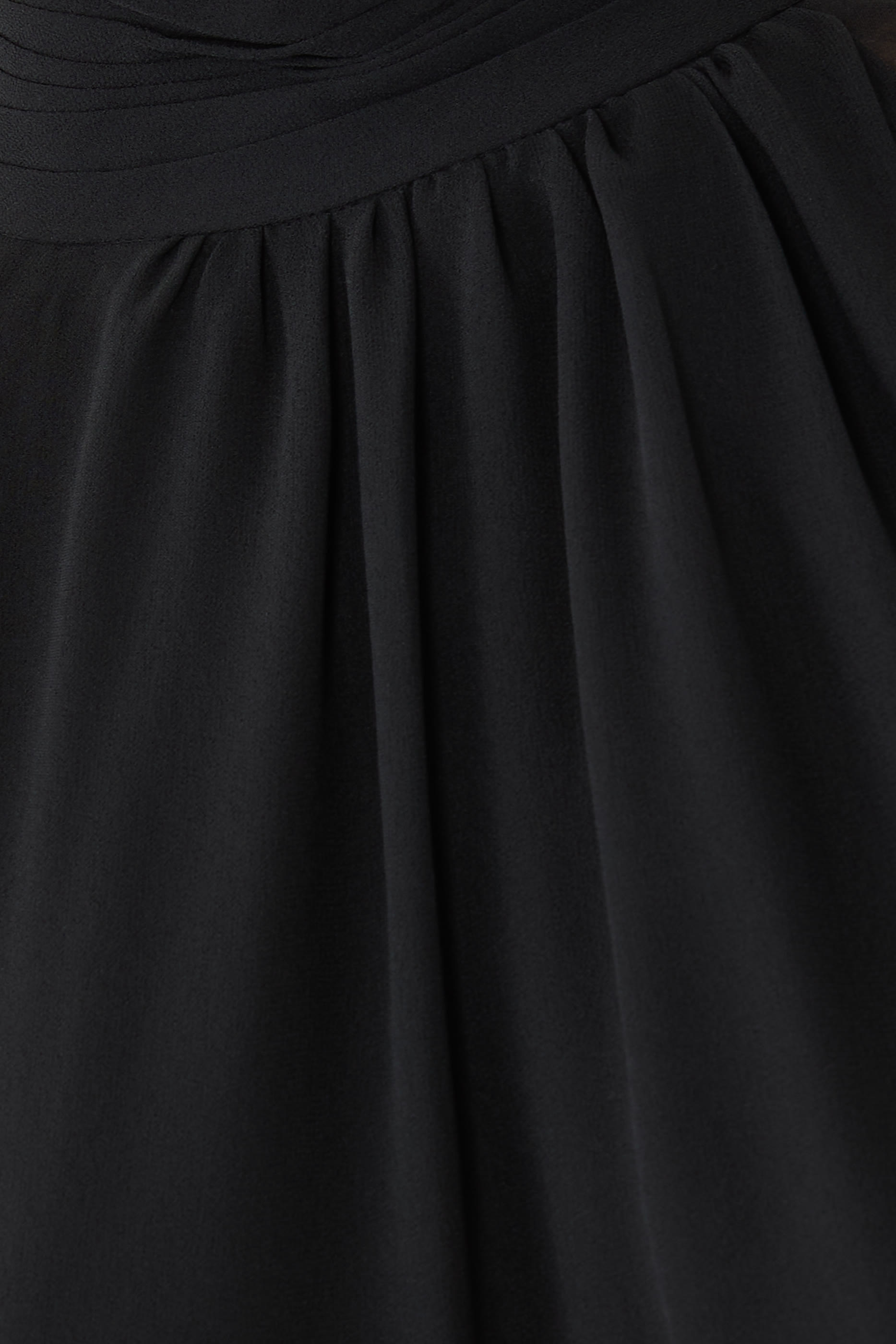 بلوزة سكايلا بأكمام جرس بكشكش