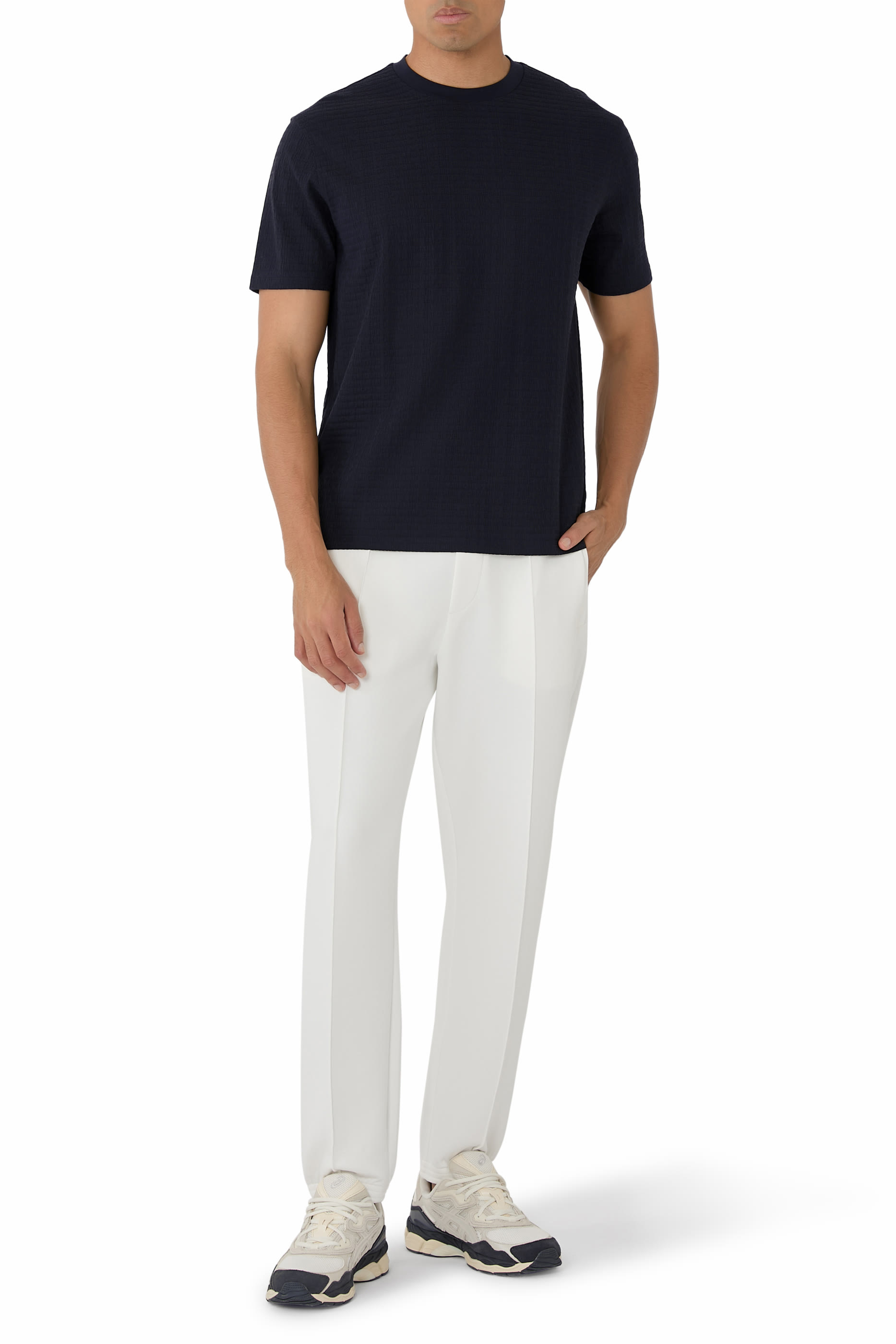 تيشيرت بنقشة شعار الماركة بحجم صغير