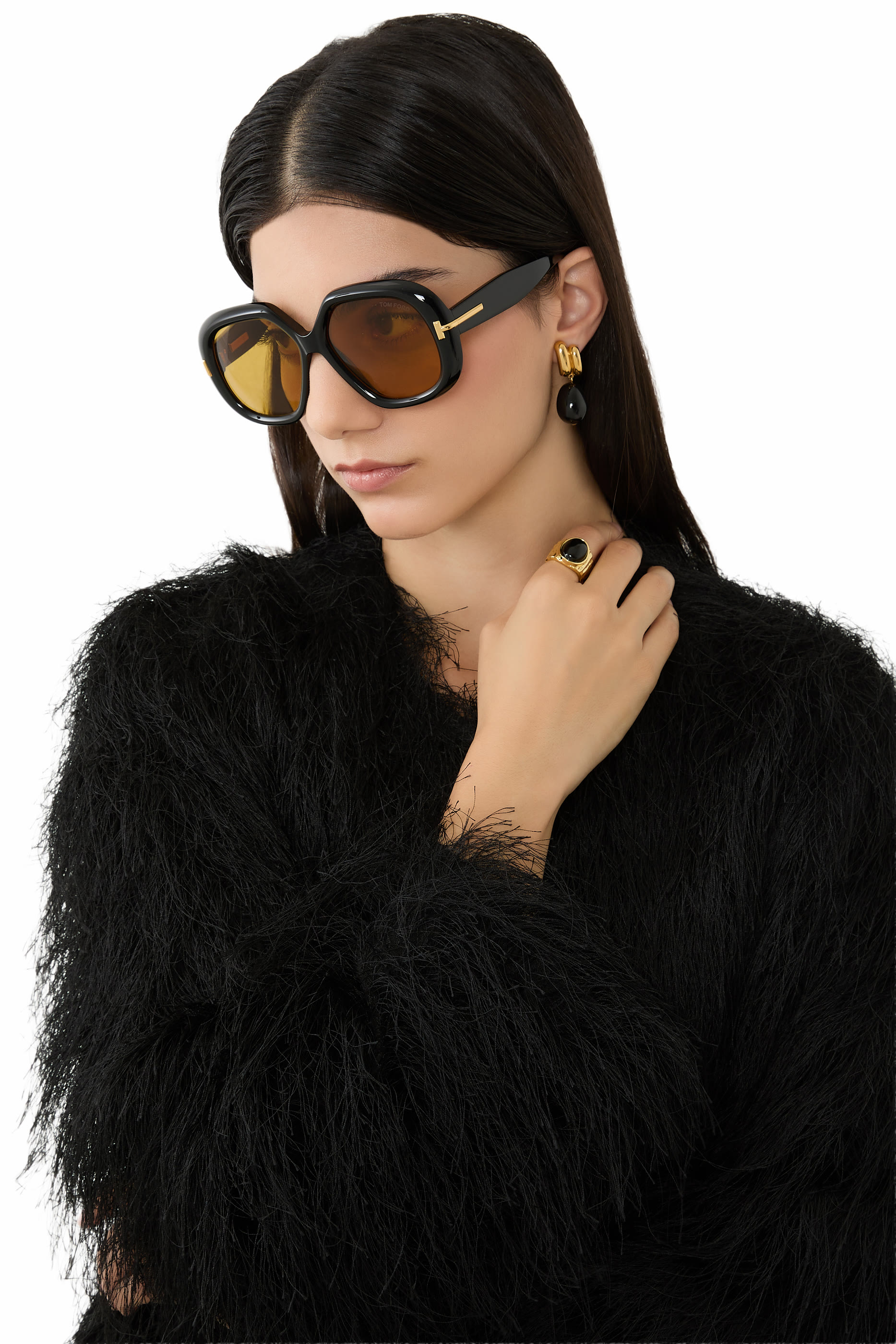 نظارة شمسية بإطار كبير