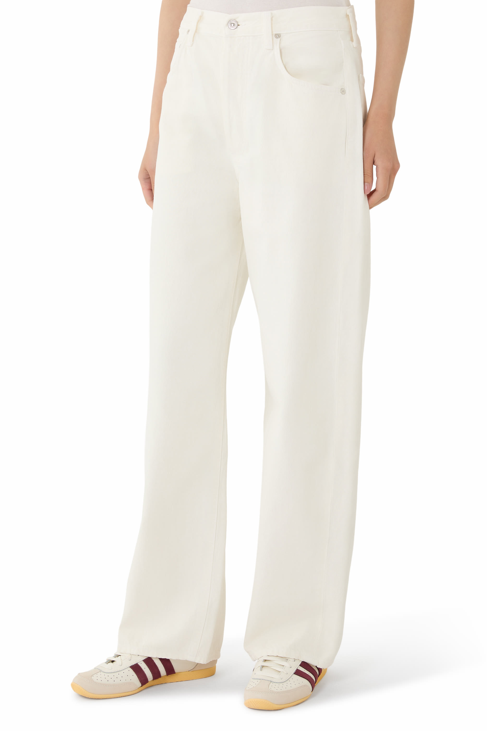 بنطال جينز أيلا بقصة فضفاضة