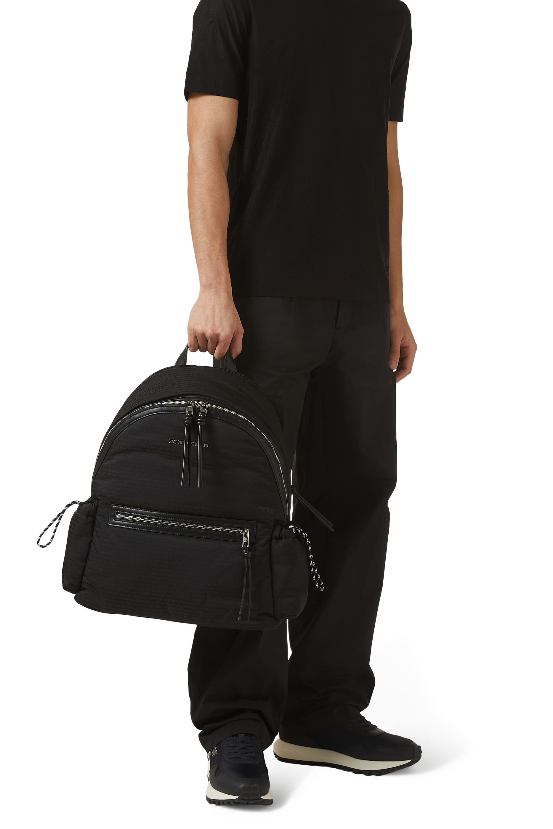 حقيبة ظهر مستديرة بشعار الماركة نايلون