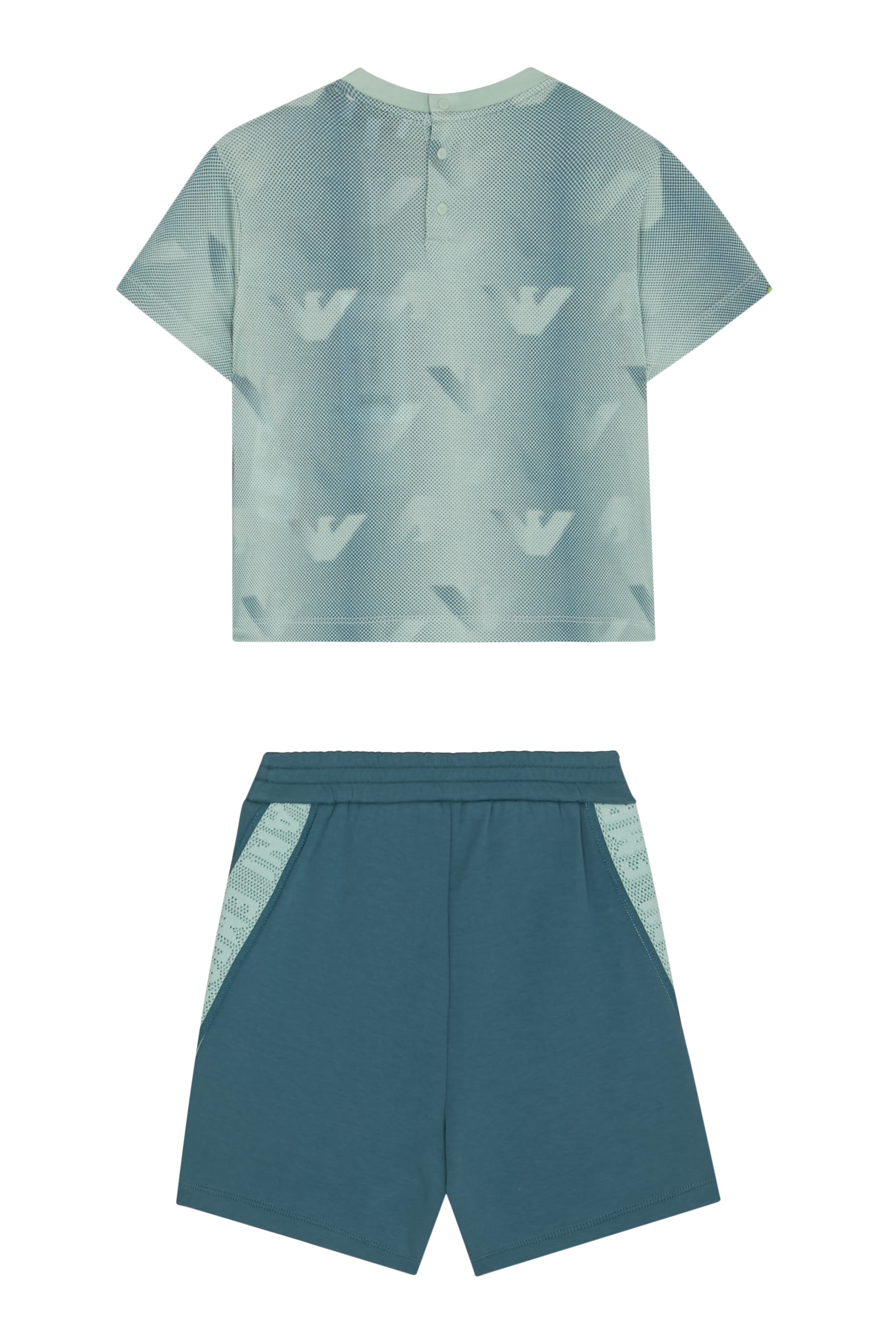 طقم تيشيرت وشورت بشعار الماركة للأطفال