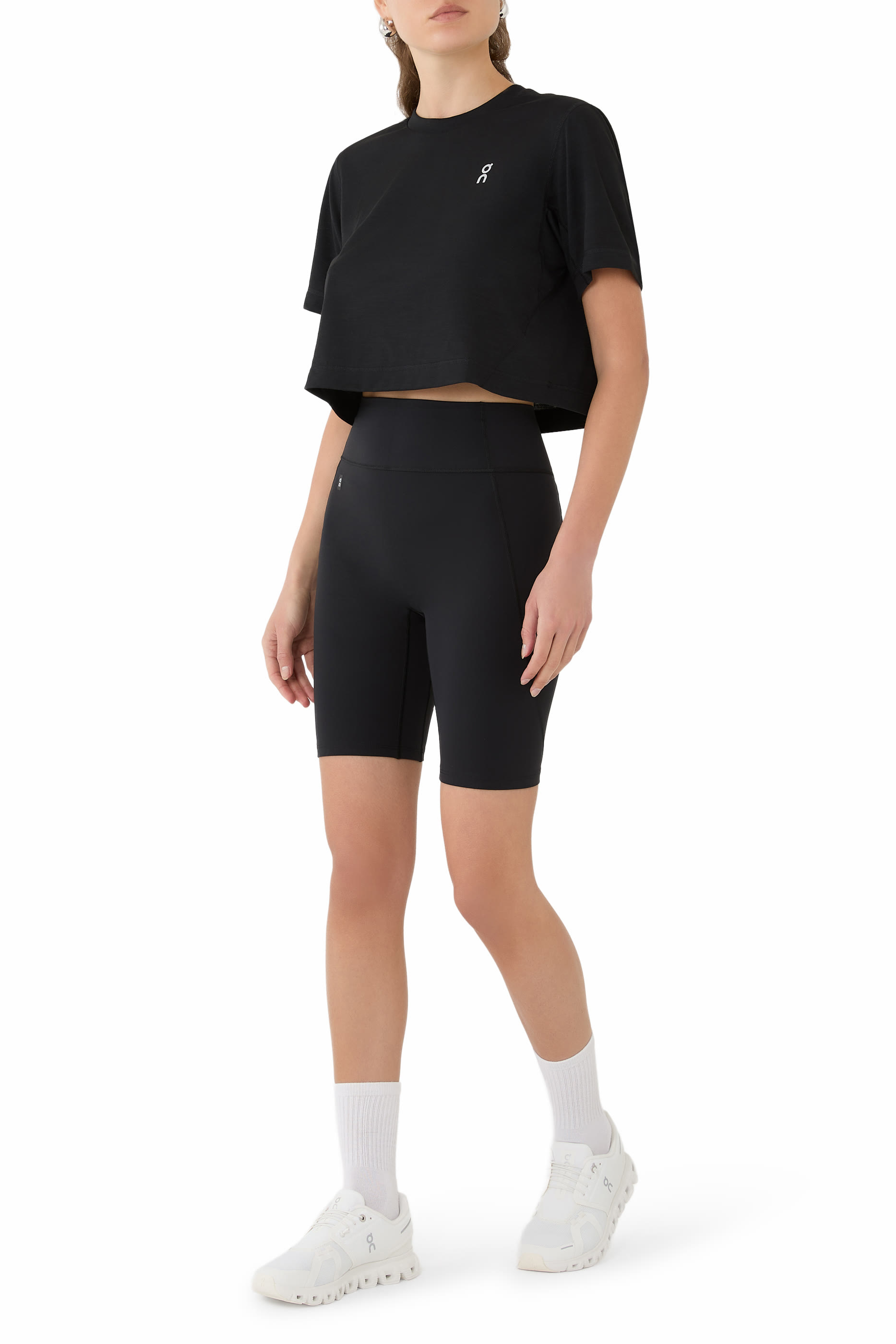 شورت ضيق من ستوديو