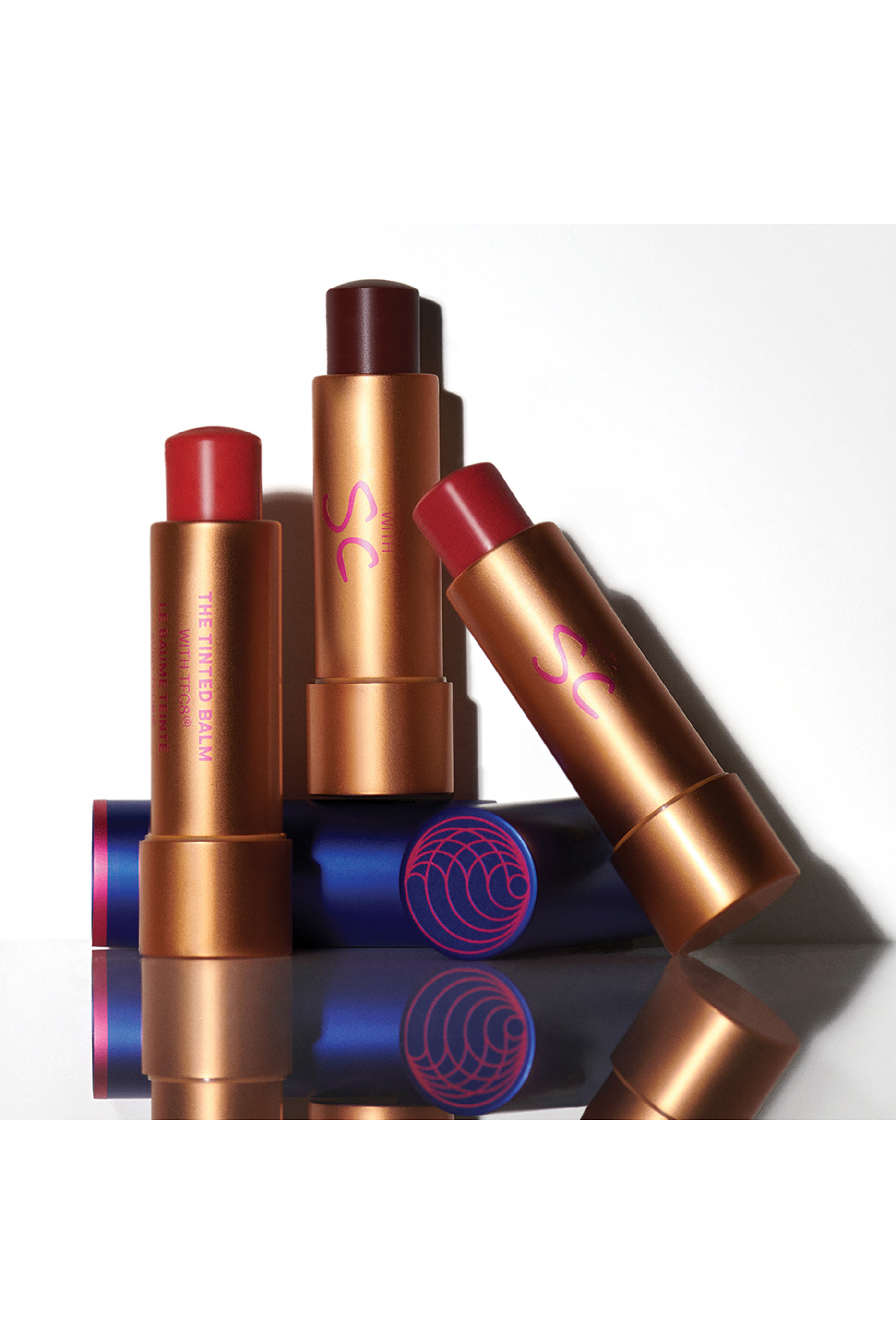 مجموعة ثلاثية مرطب وملون