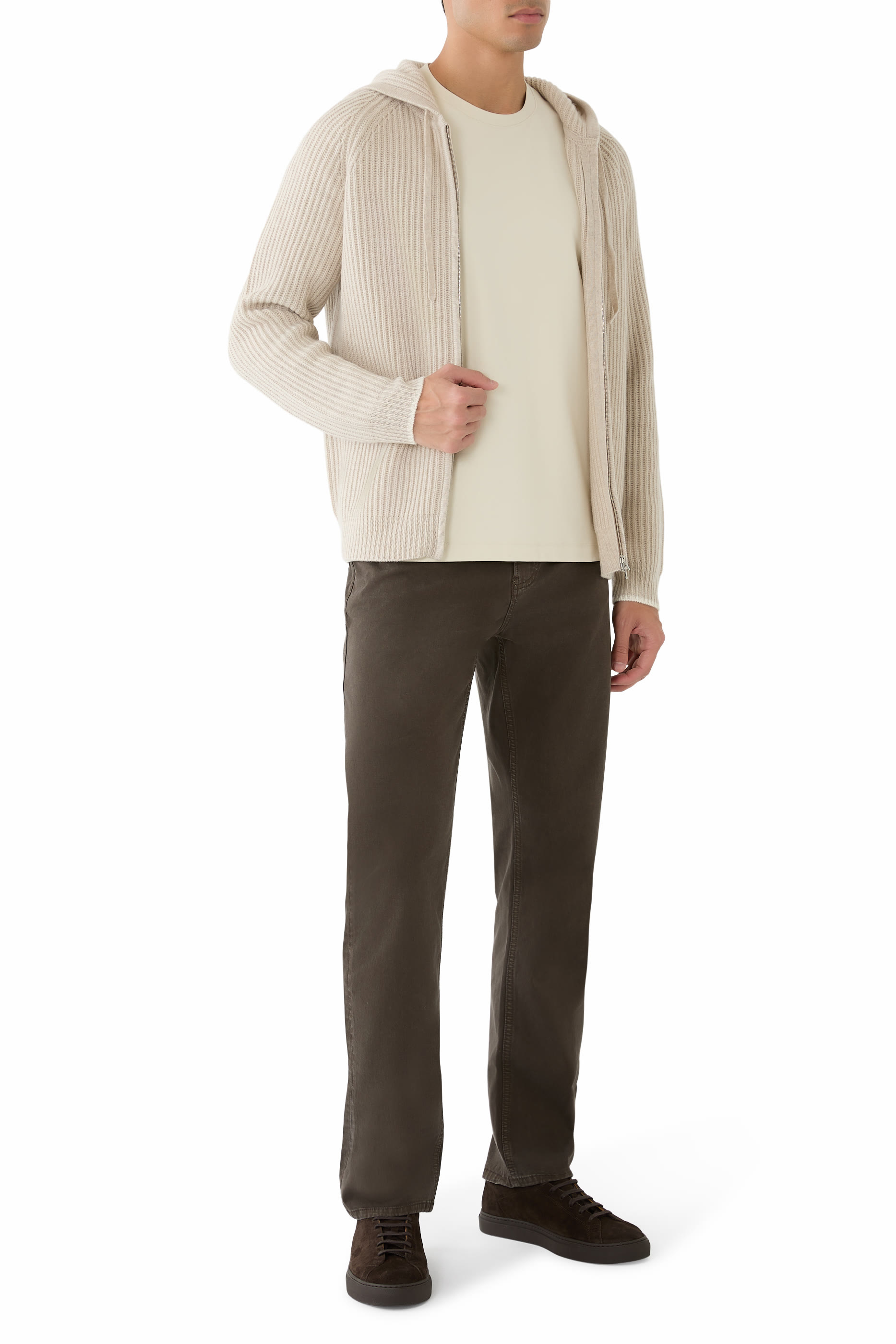 بنطال جينز مودرن بقصة ساق مستقيمة