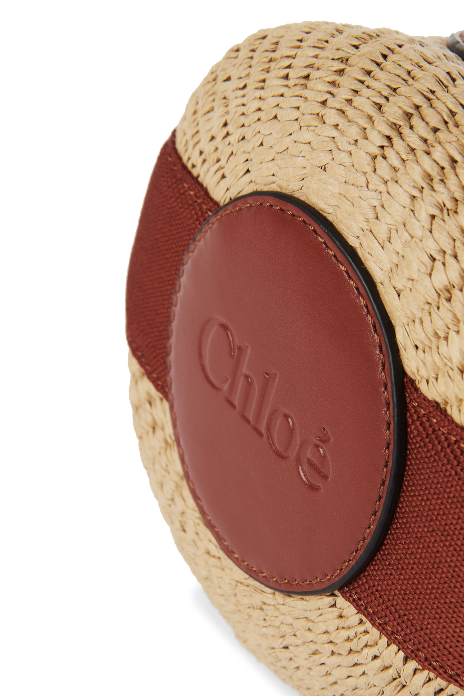 حقيبة باسكيت صغيرة بشعار الماركة